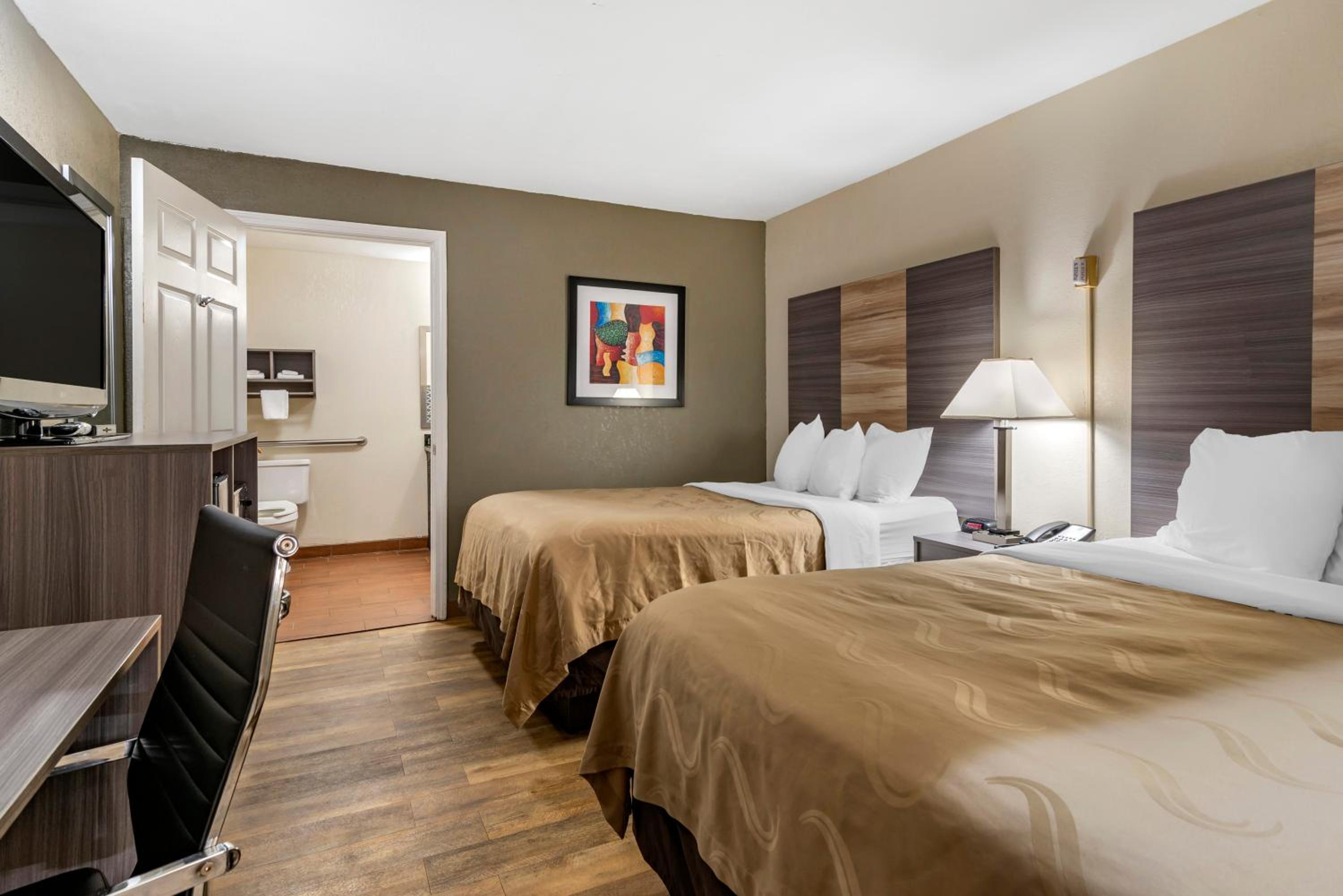 Double Room with Two Double Beds - Non-Smoking - Photo 8