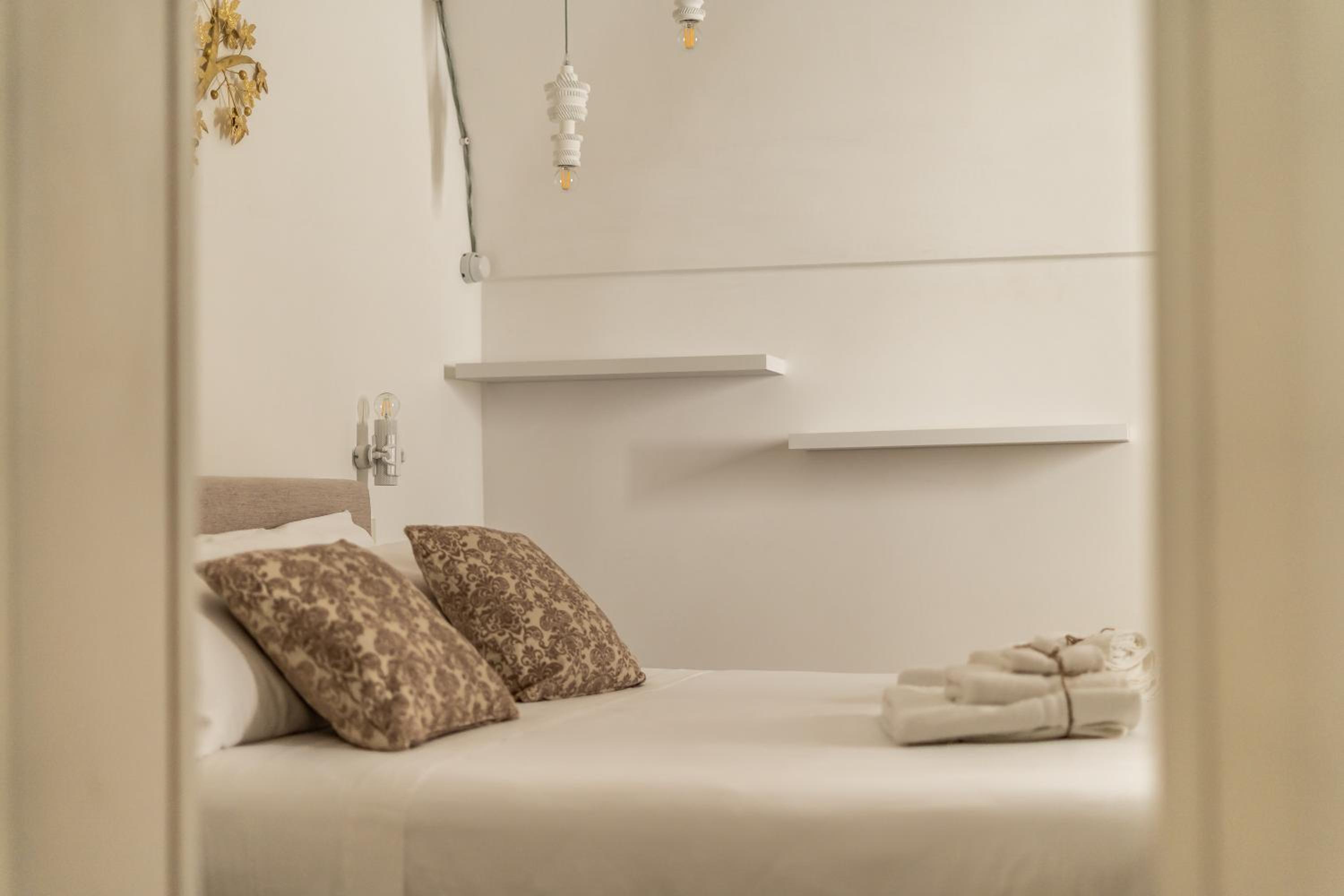 Deluxe Quadruple Room - Photo 9
