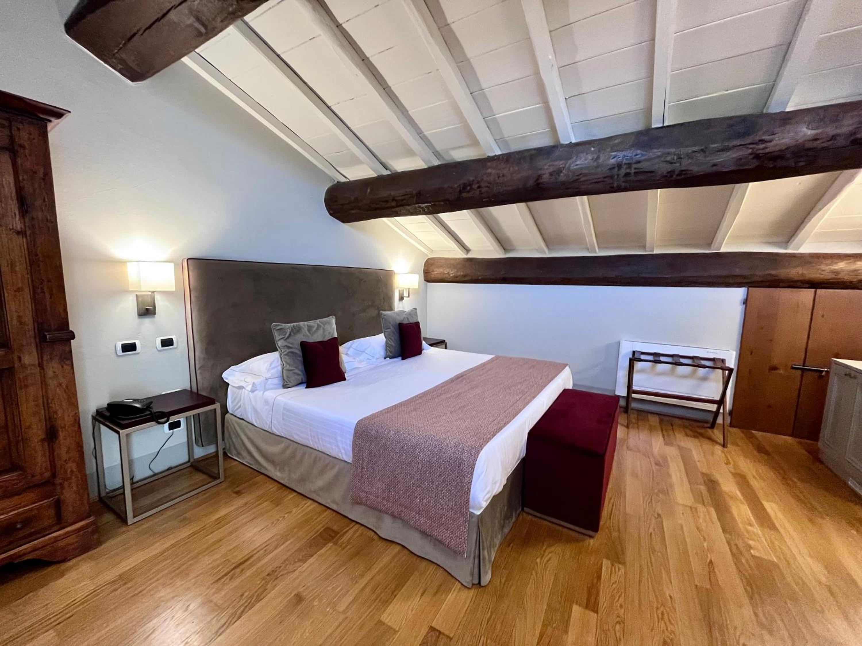 Wirtschafts-Doppel- oder Zweibettzimmer