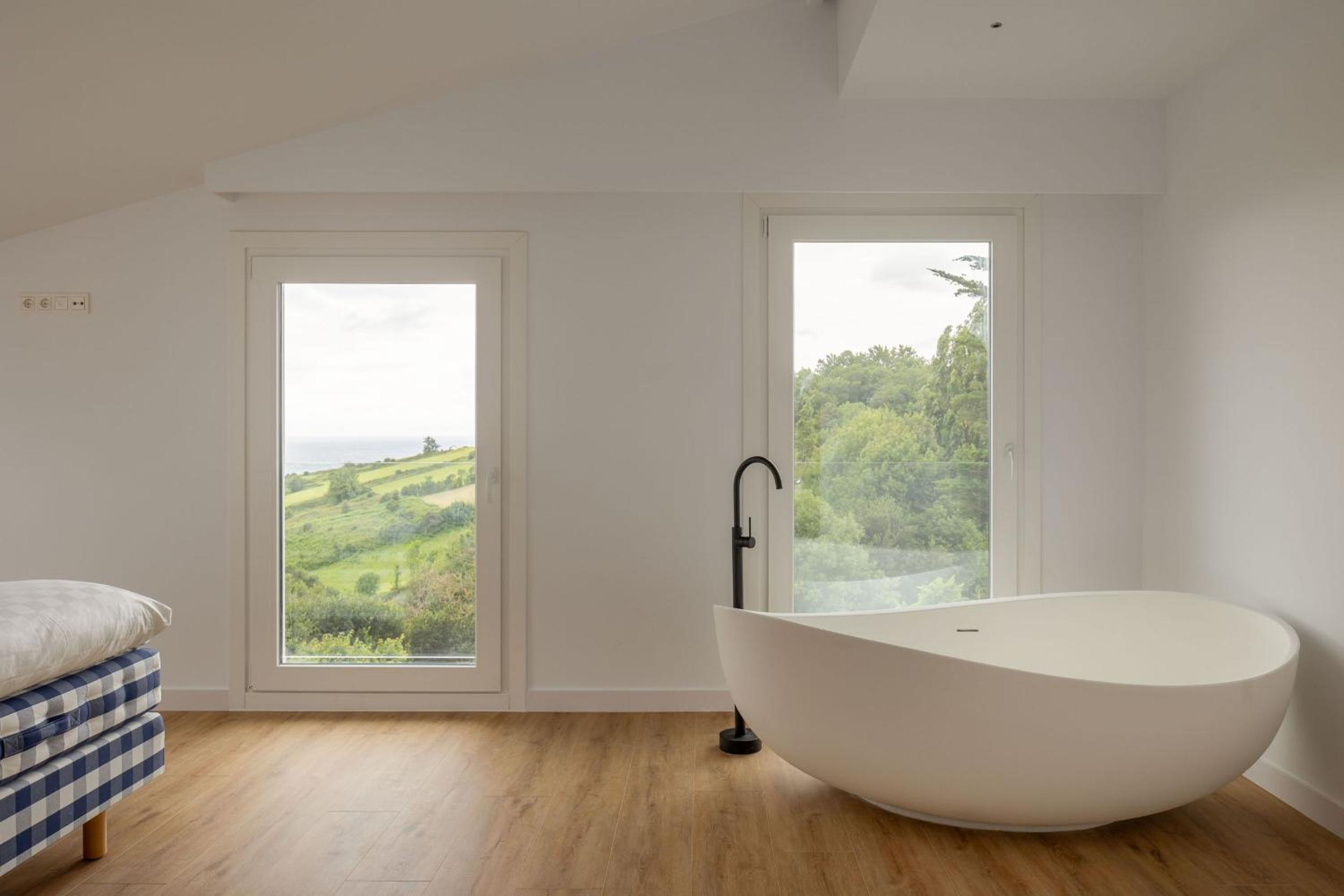Suite with Sea View - Photo 3
