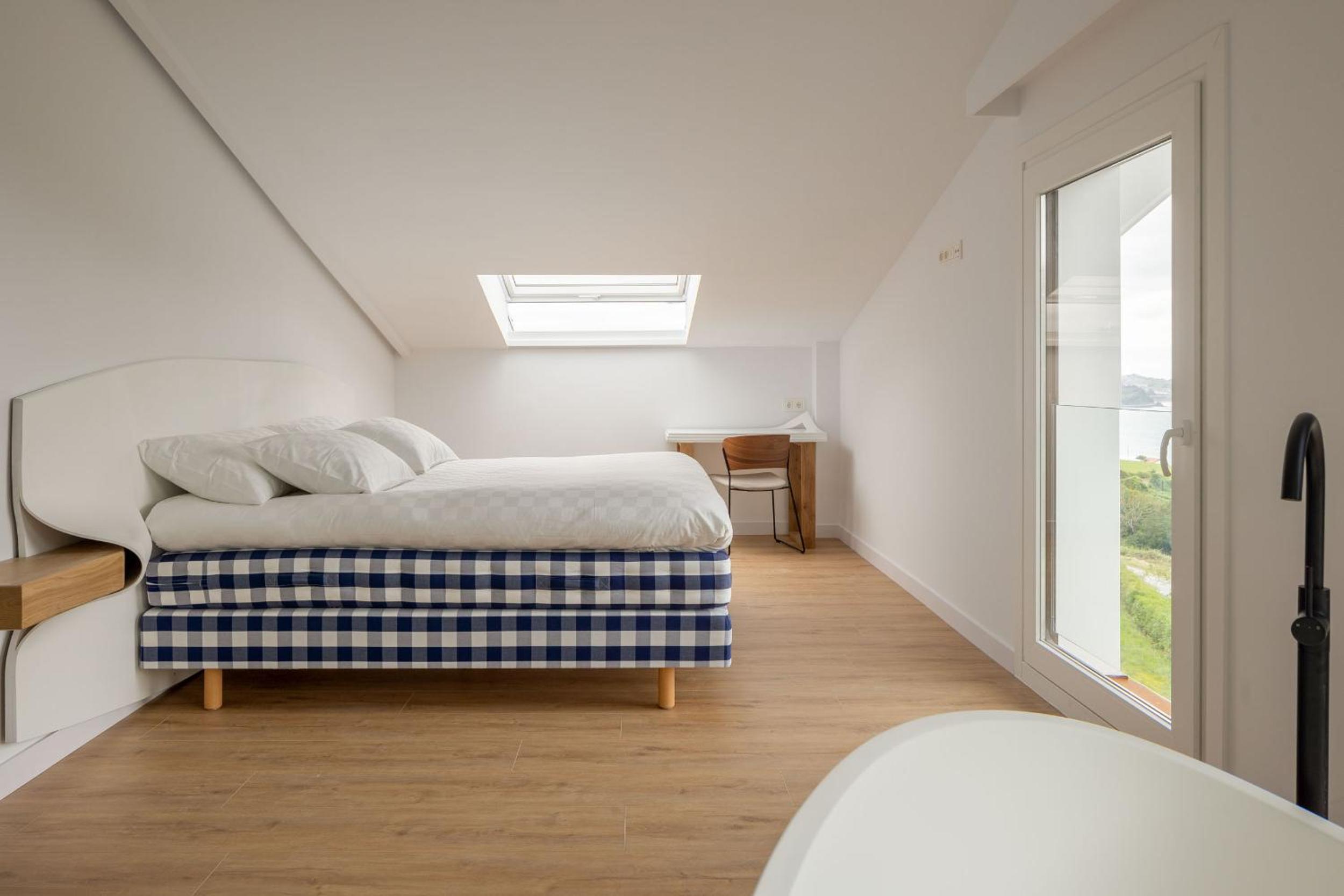 Suite with Sea View - Photo 5