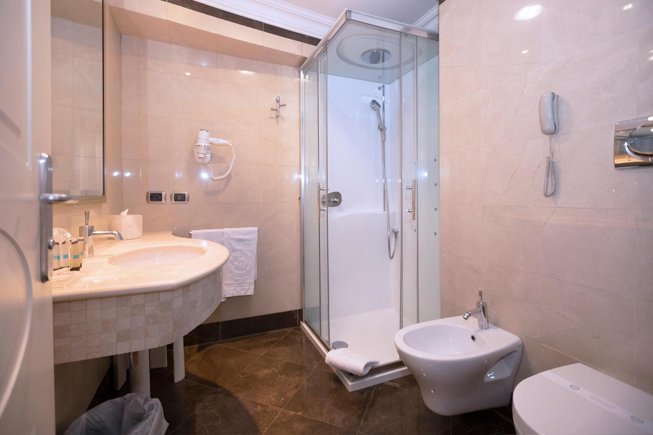 Superior Double Room - Photo 4