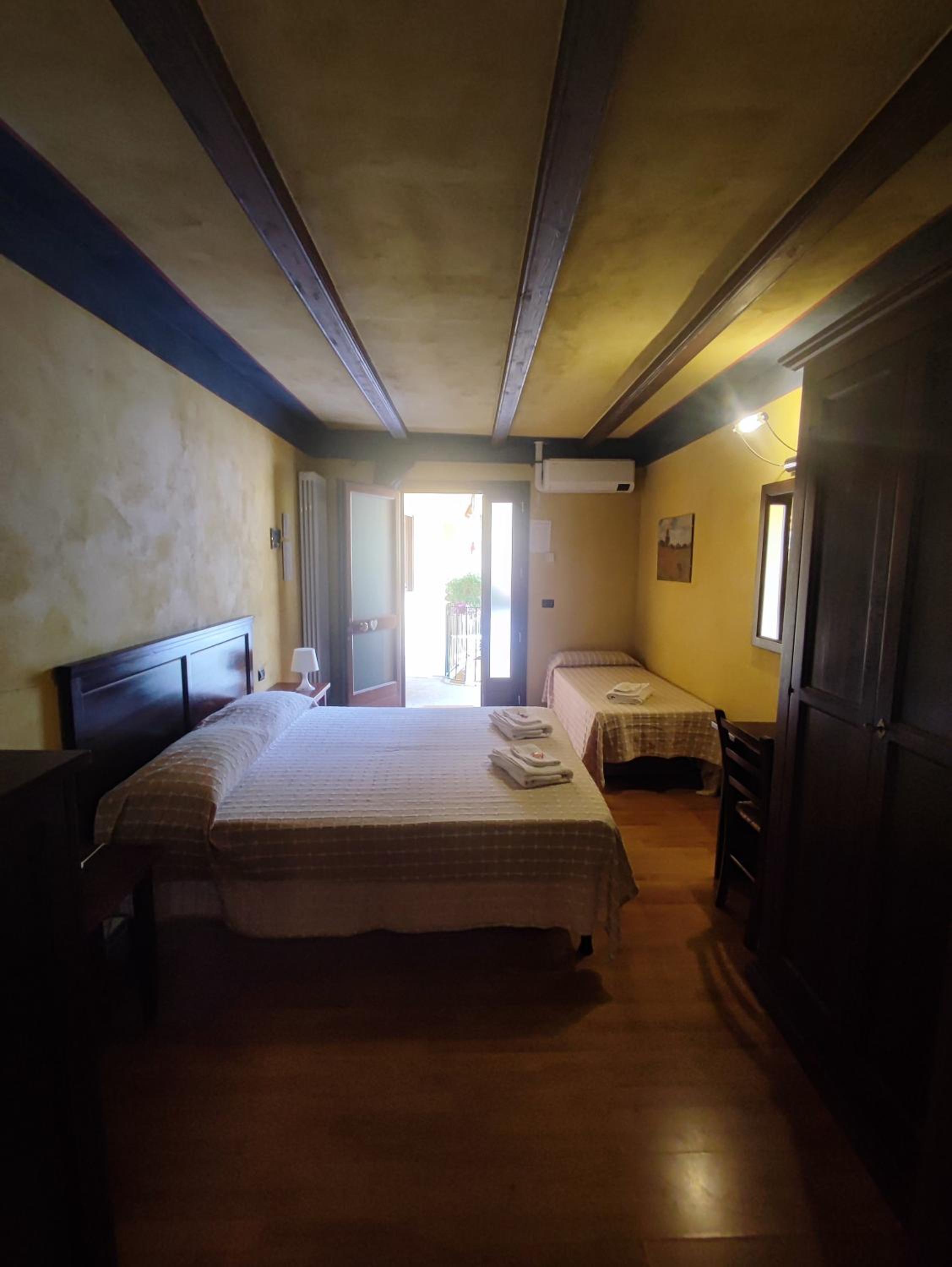 Triple Room with Private Bathroom photo 3