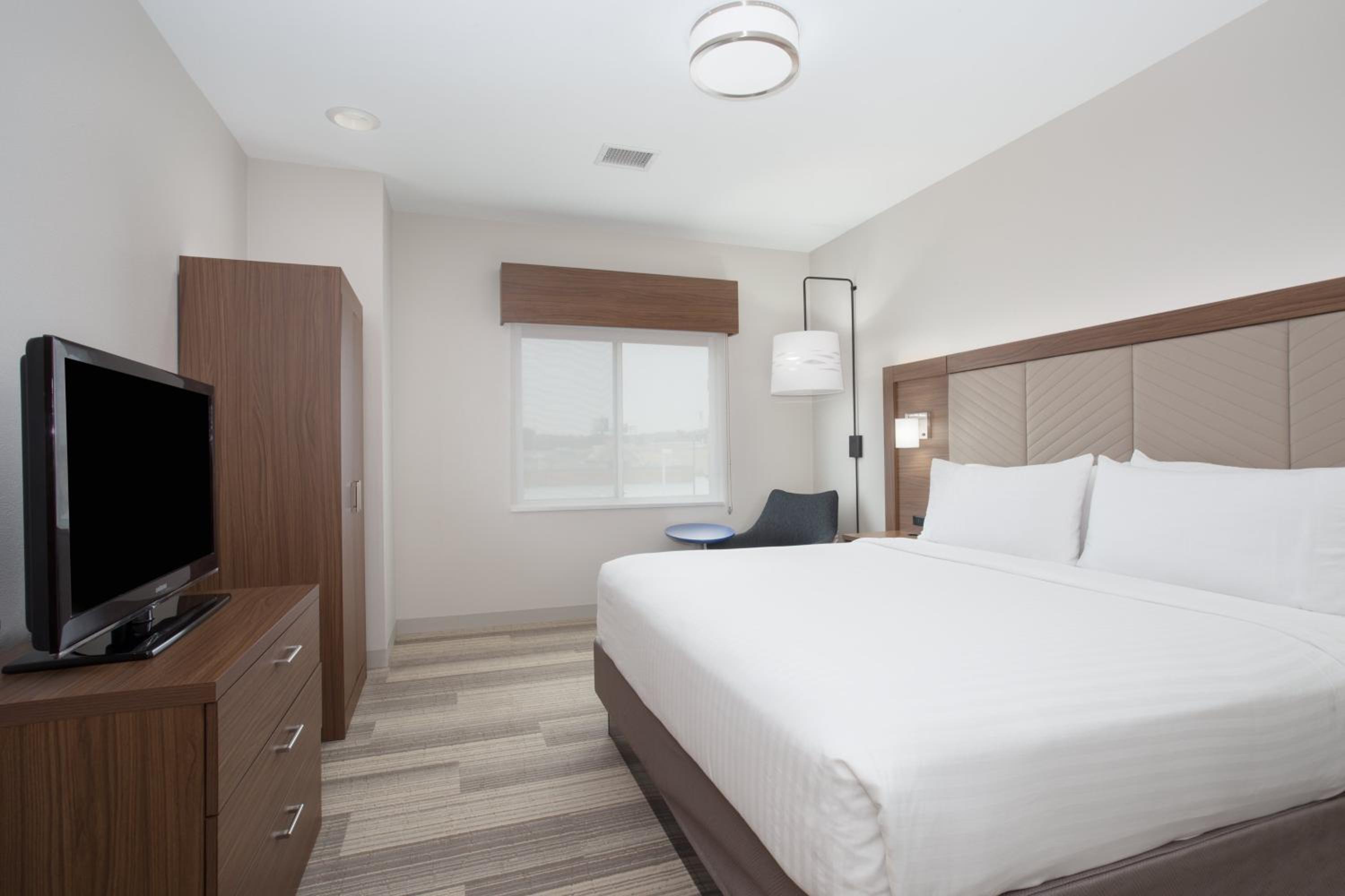 One-Bedroom King Suite - Photo 1