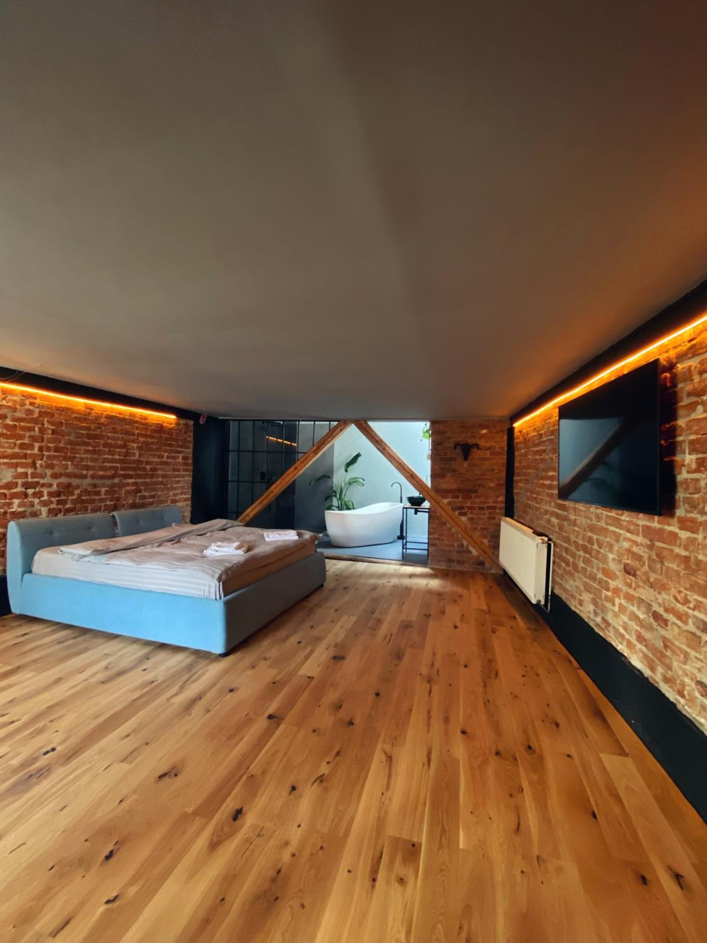 One-Bedroom Apartment - Photo 13