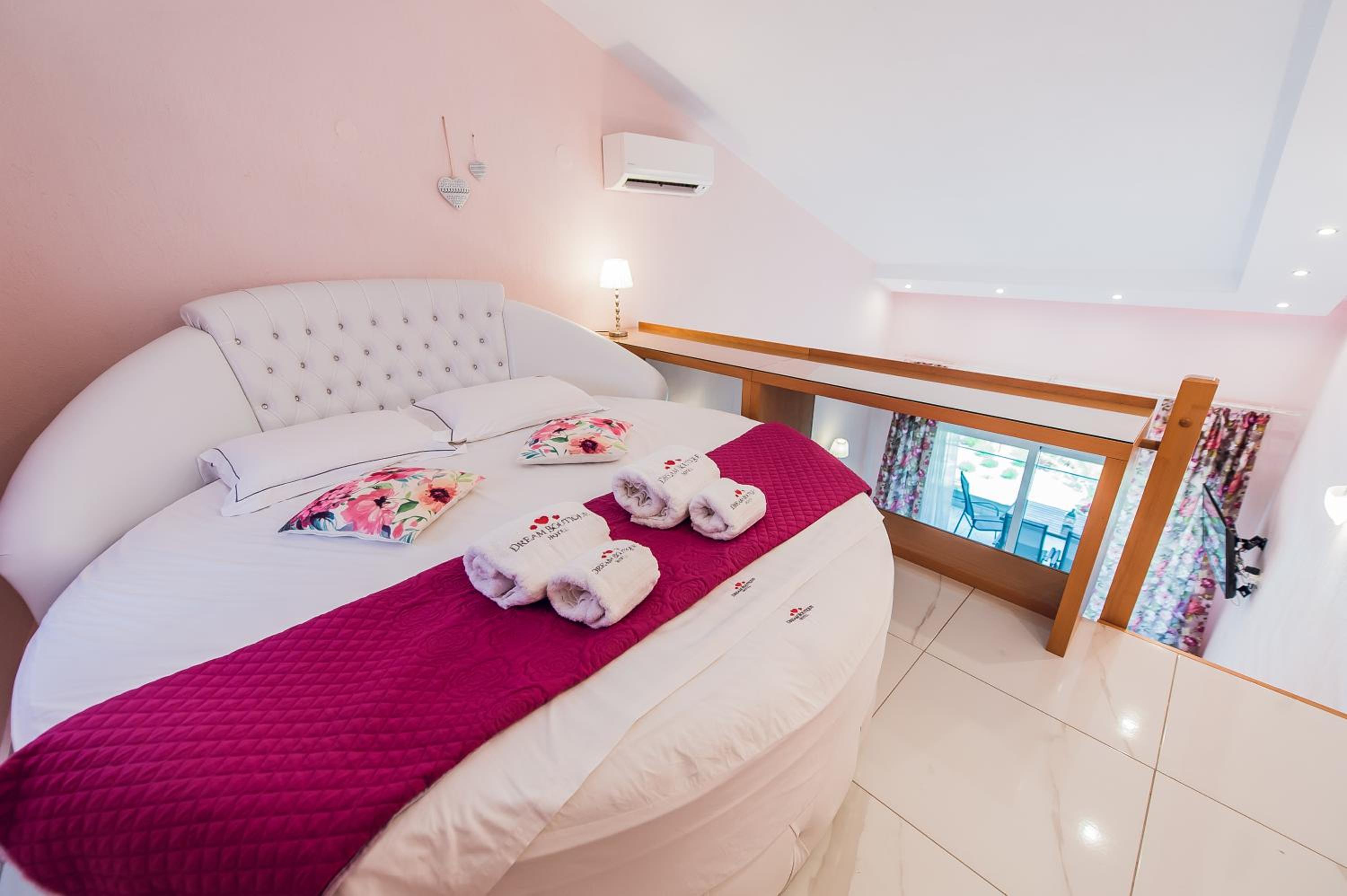 Luxury Suite - Split Level