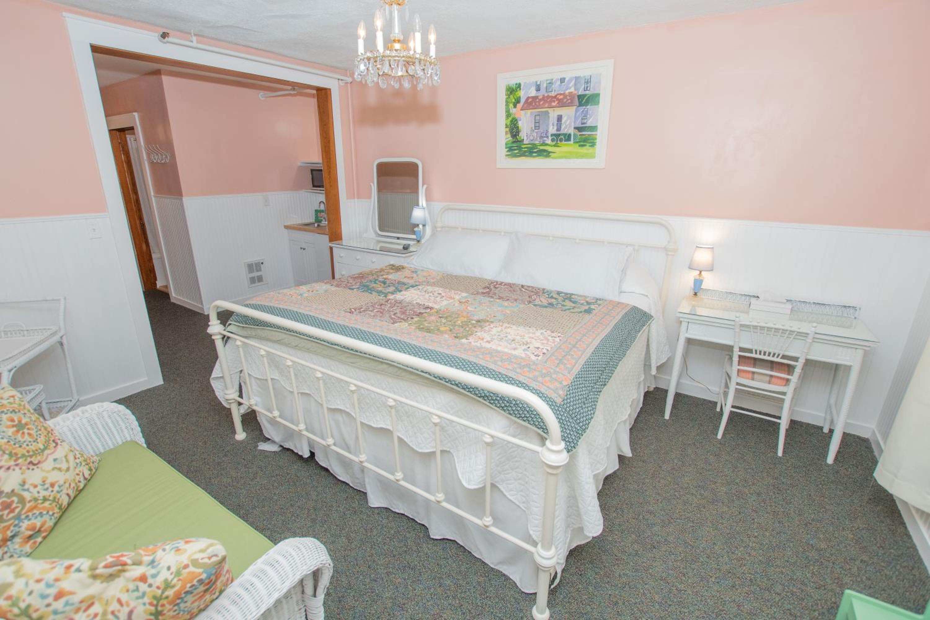 King Suite - Photo 13