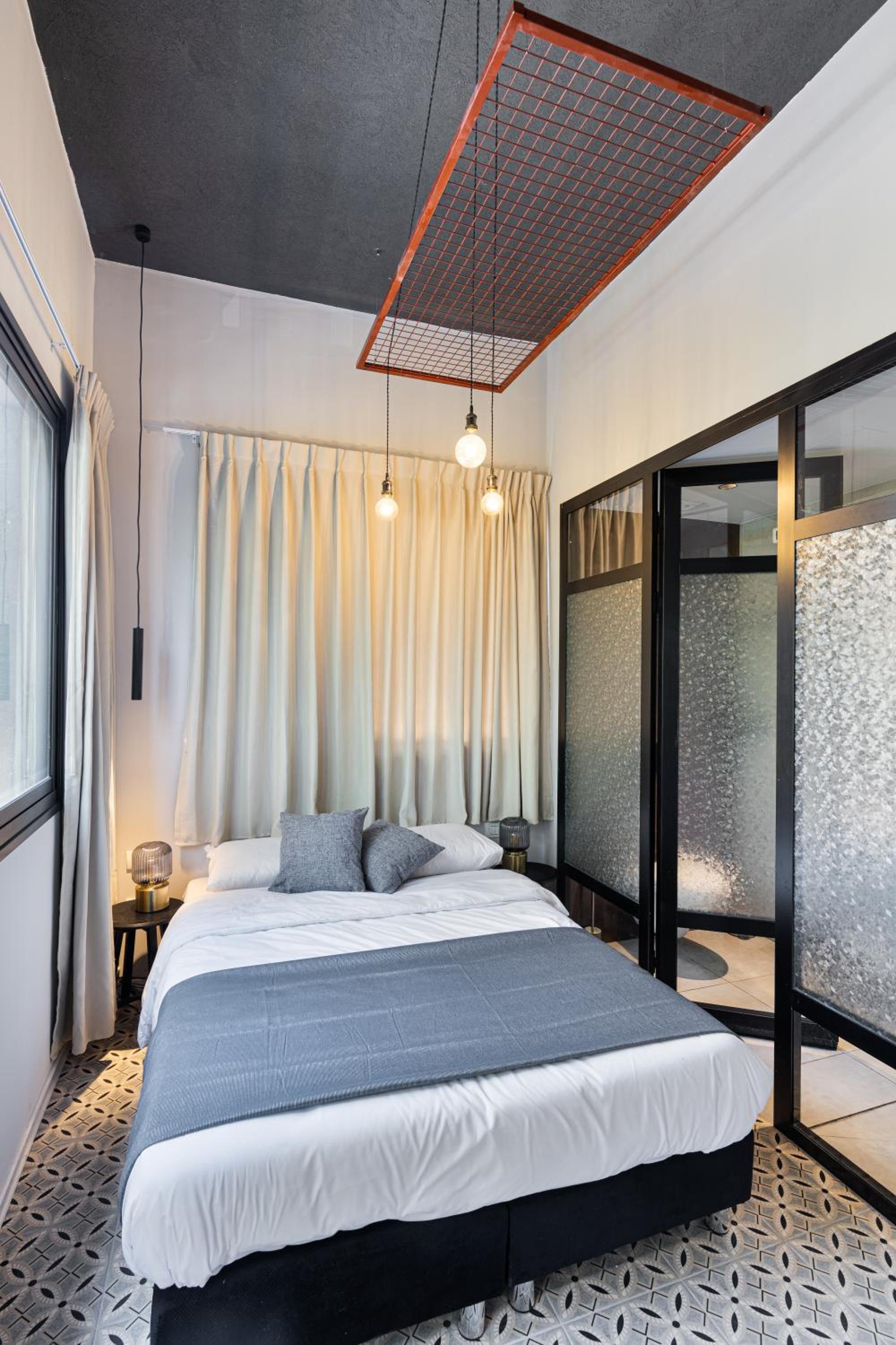 Deluxe Double Room - Photo 8
