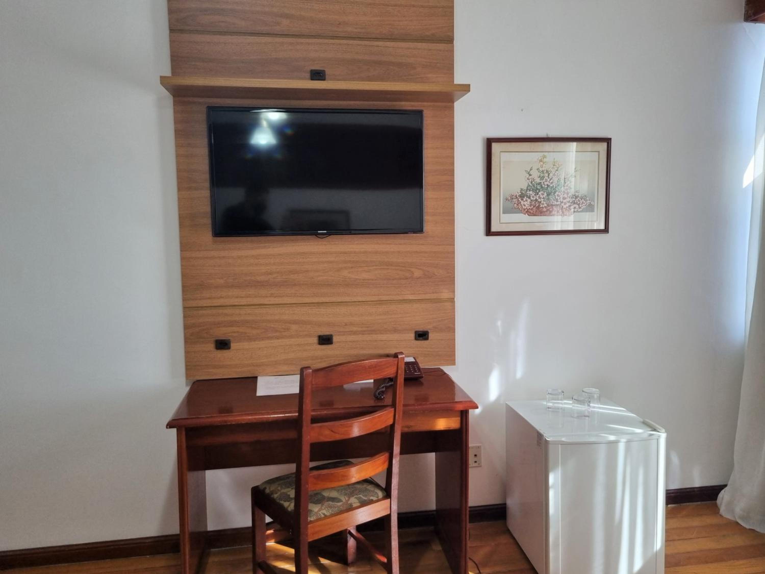 Apartment - Photo 2