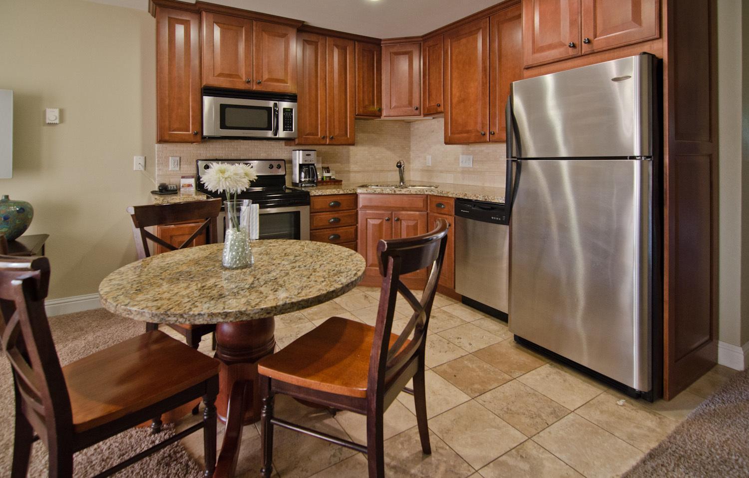 Ocean Front Condo with Queen Bed and a kitchen photo 2