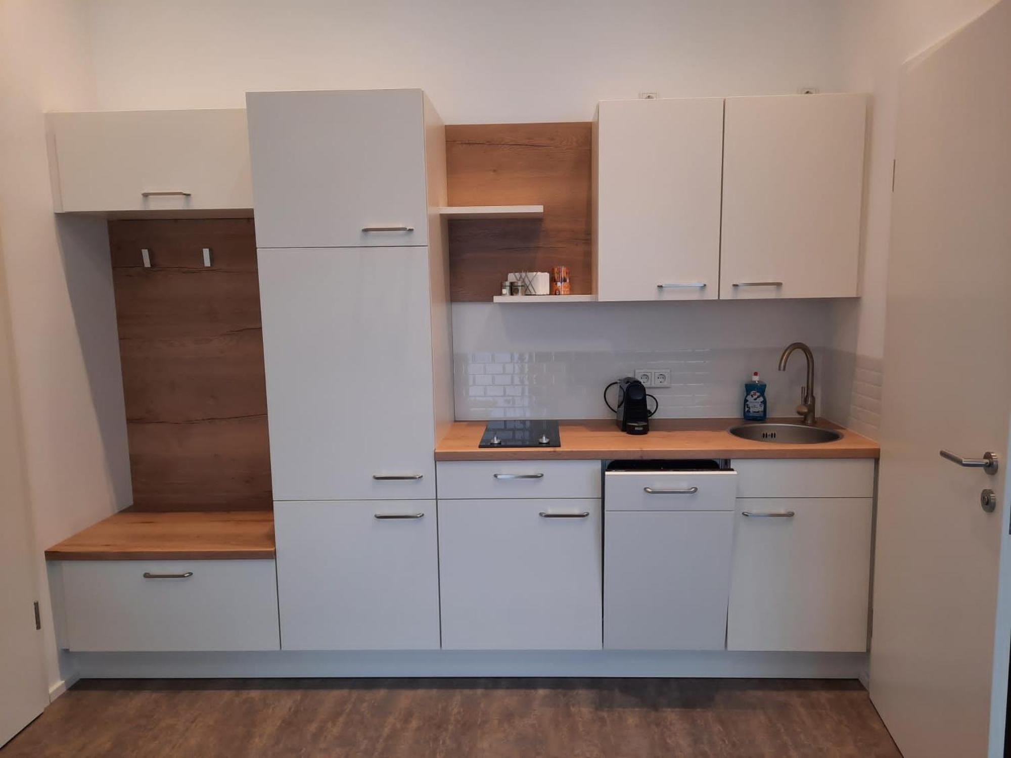 One-Bedroom Apartment photo 2