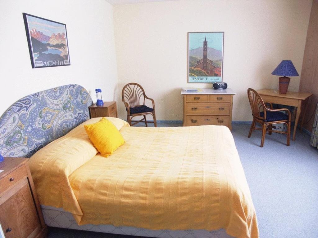 Triple Room with Shared Bathroom and Harbor View photo 1