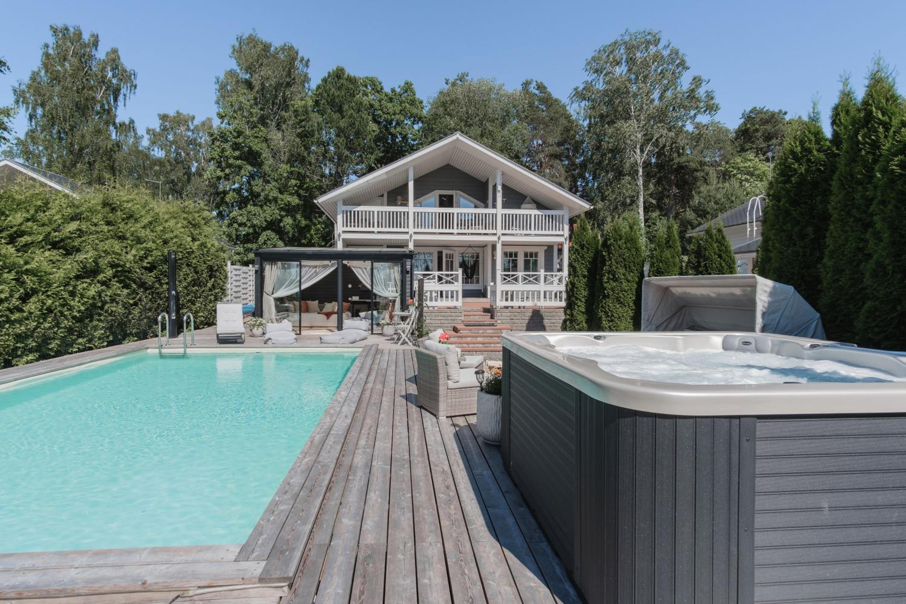Villa photo 3