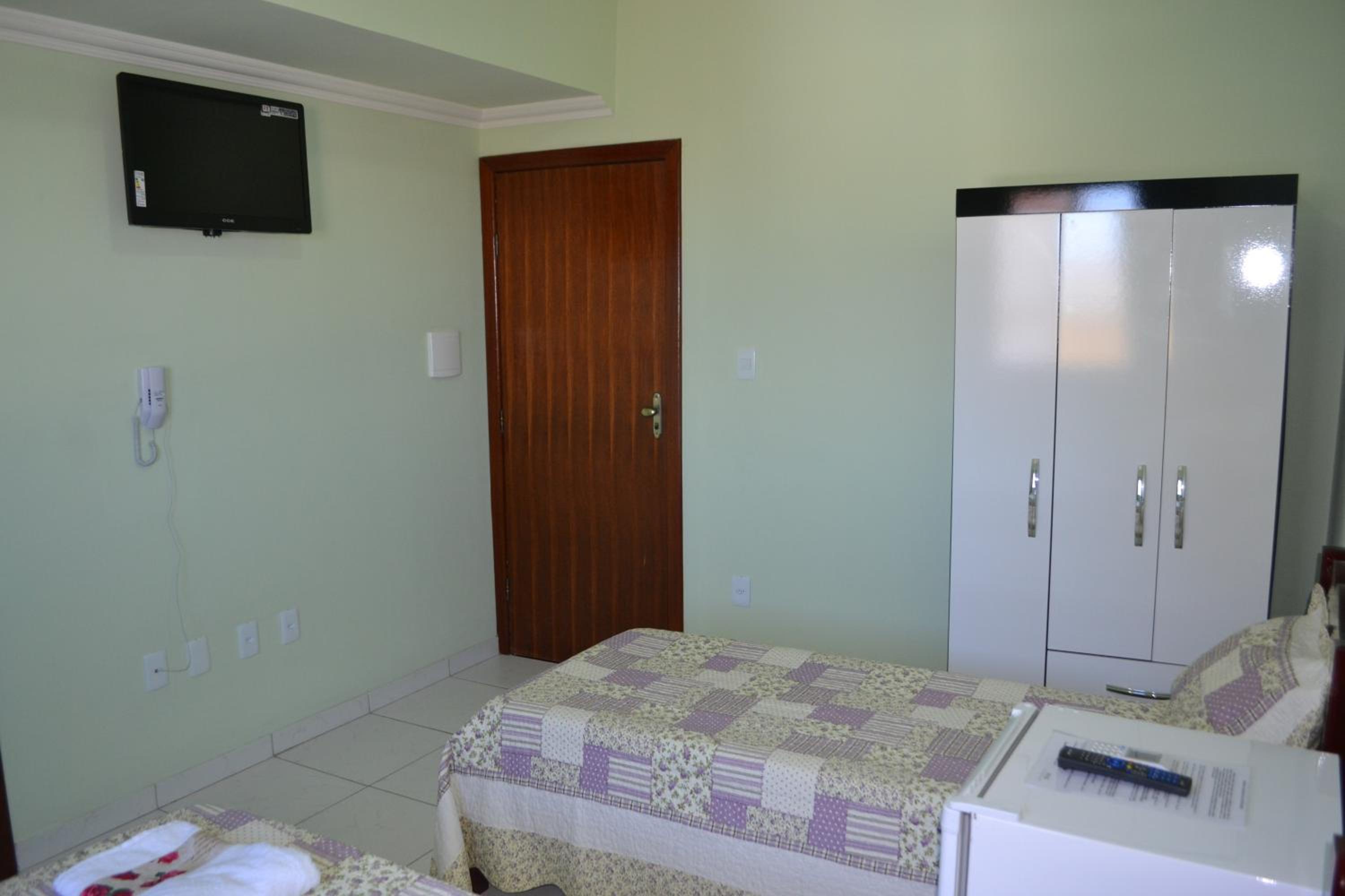 Deluxe Double Room with 1 Double Bed and 1 Single Bed photo 2