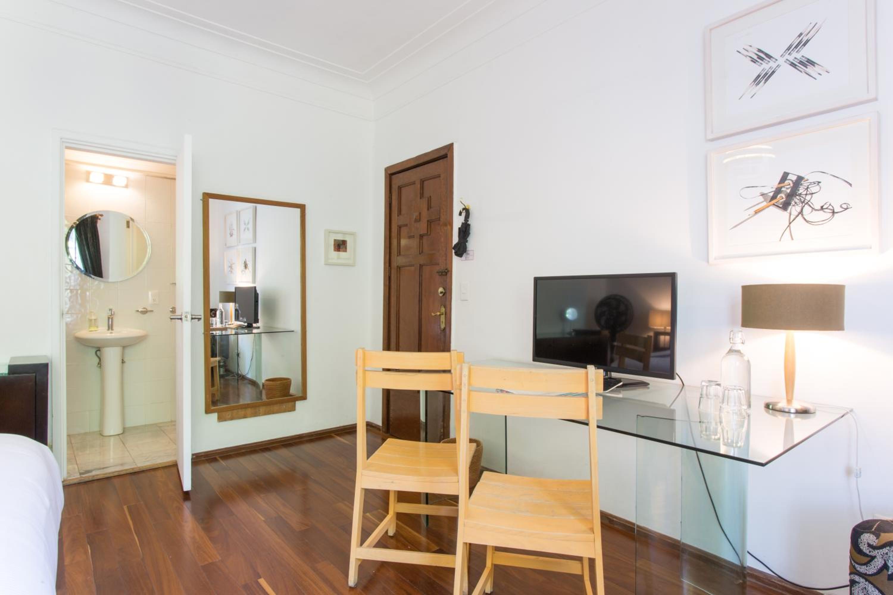 Deluxe King Room photo 3