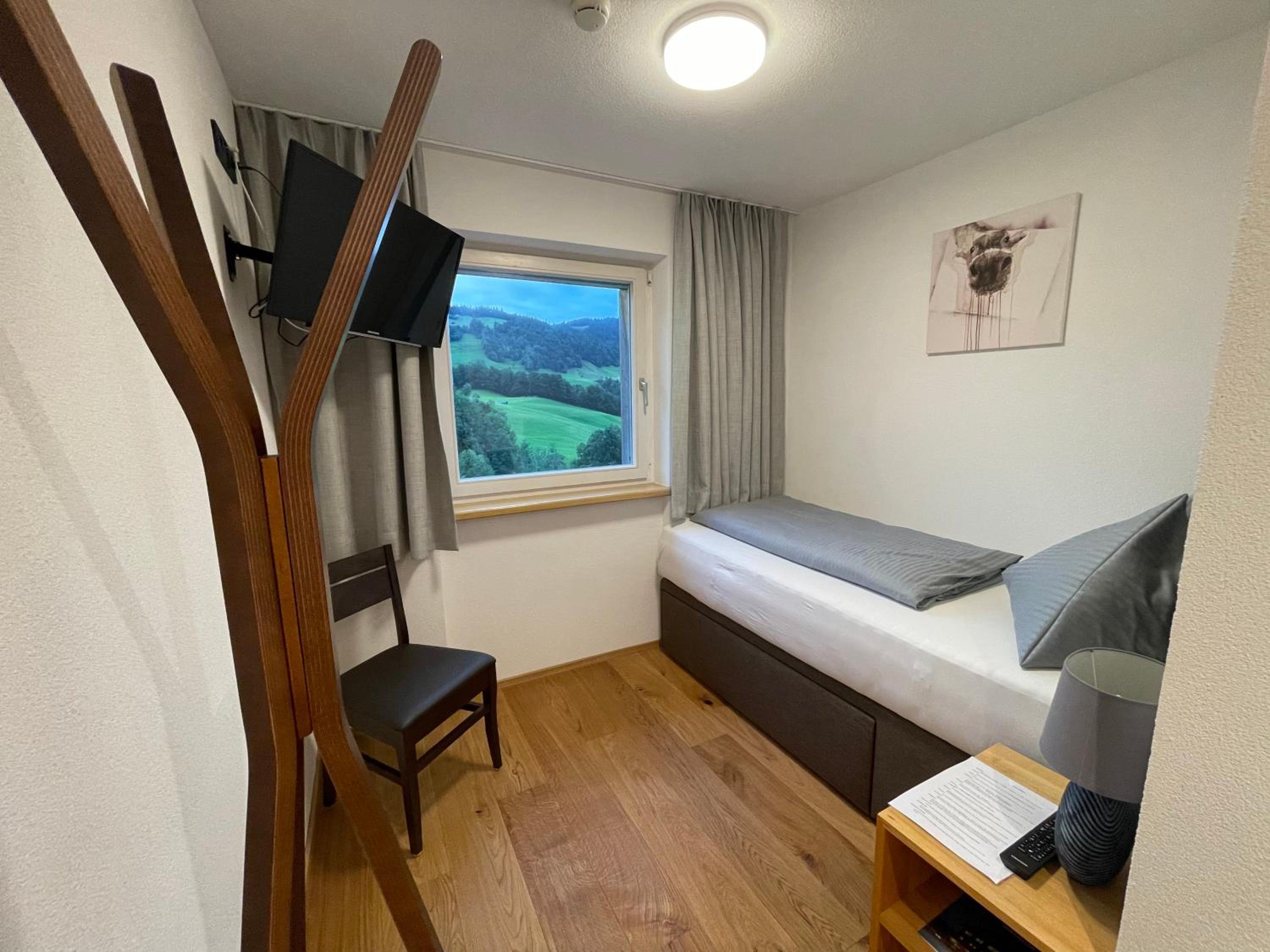  Single Room without Balcony