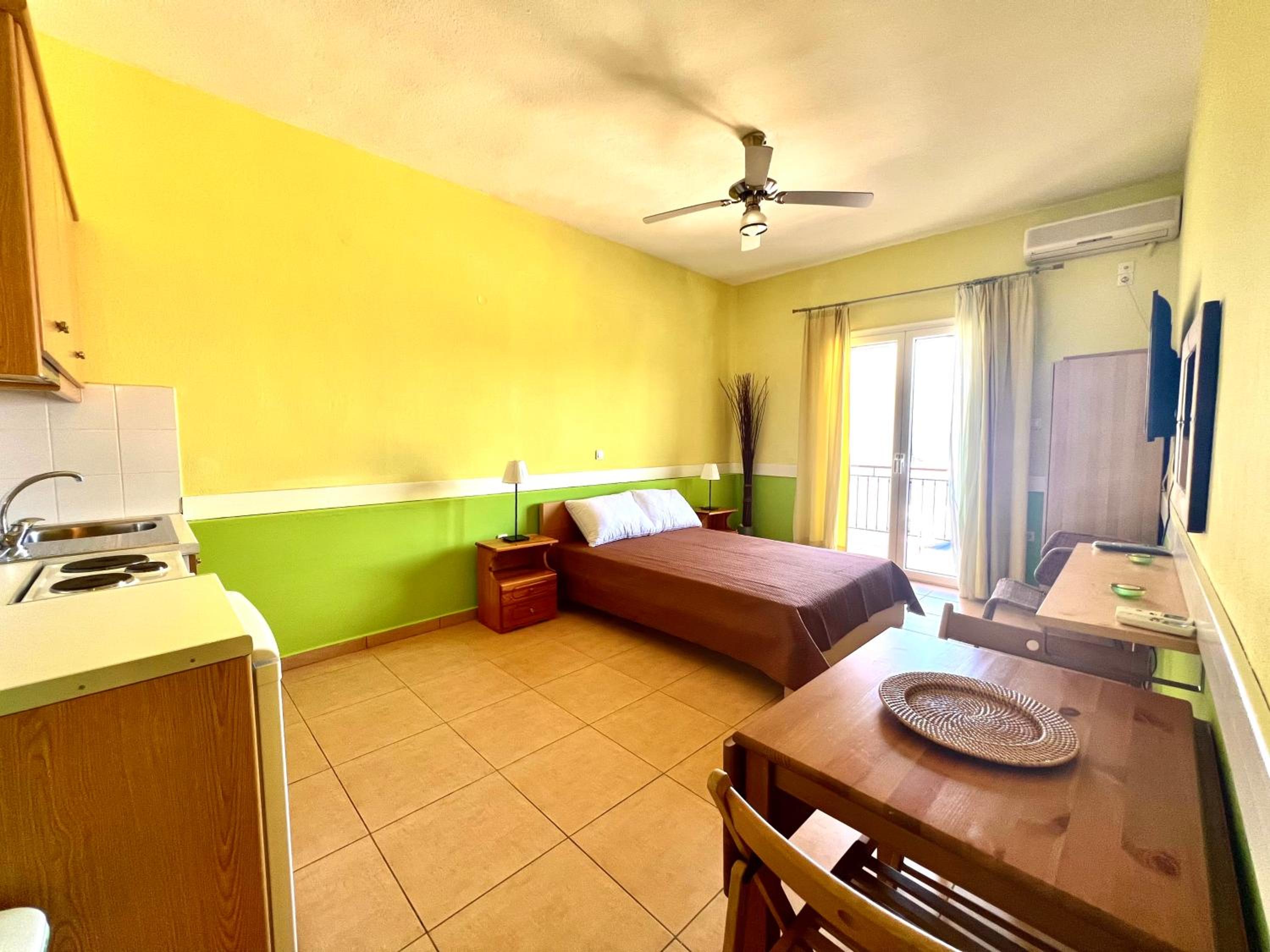 Studio Apartment with Sea View photo 2