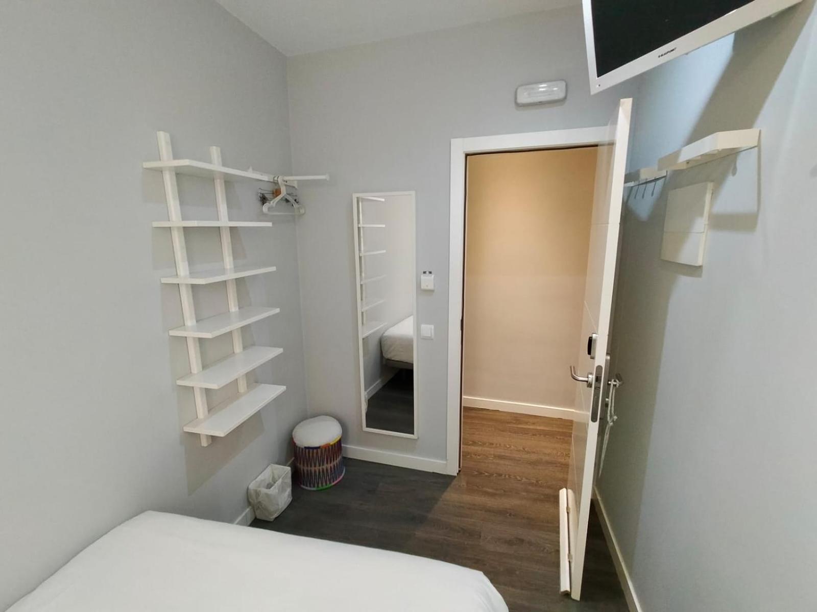 Habitación Doble o con Dos Camas con Baño Compartido