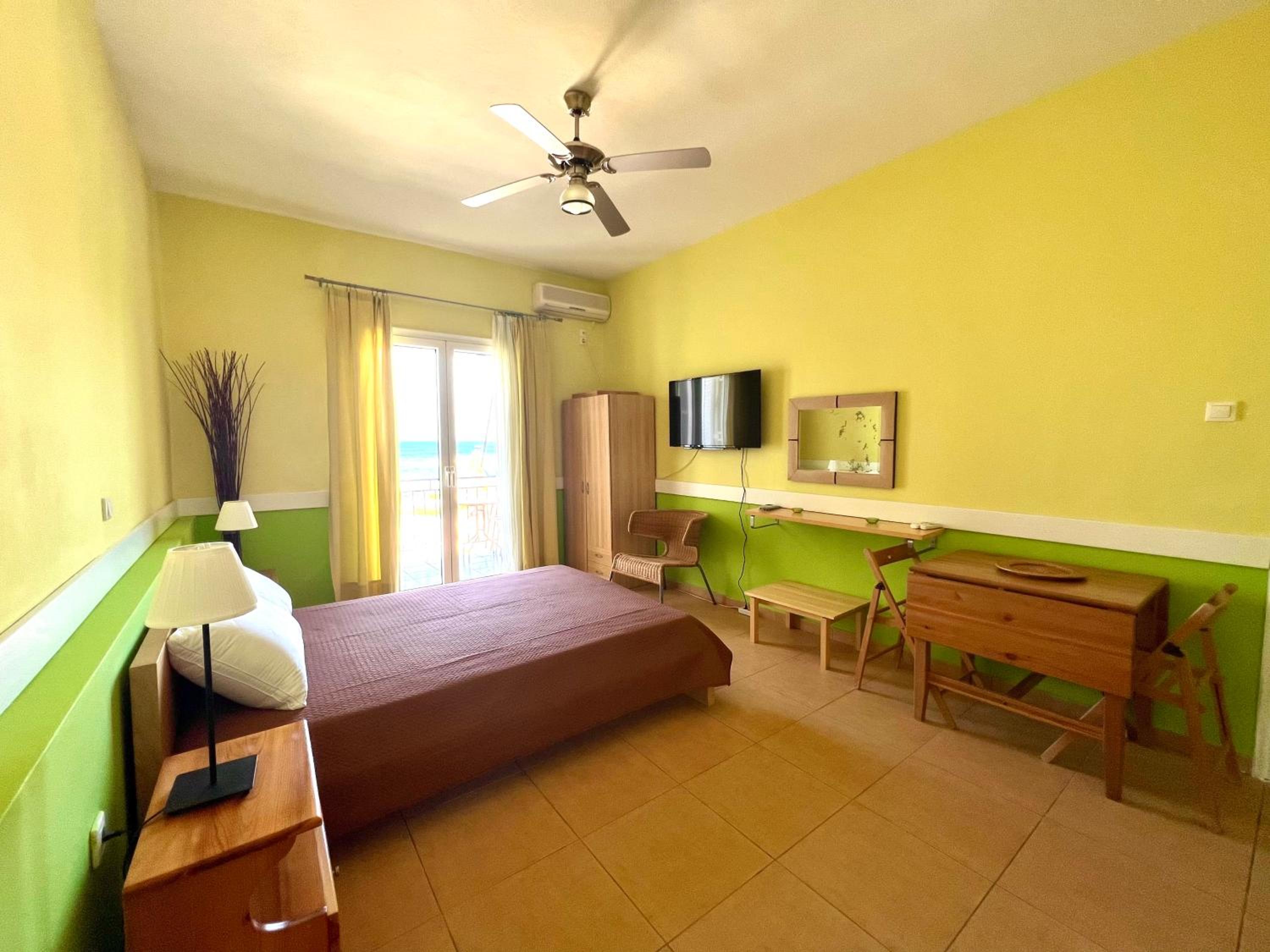 Studio Apartment with Sea View photo 3