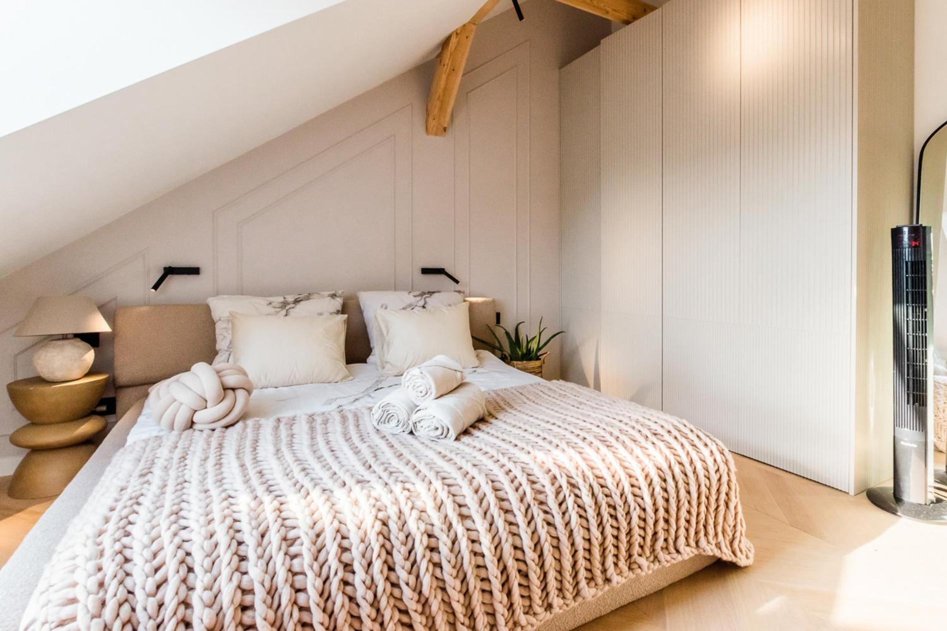 Three-Bedroom Apartment - Photo 9