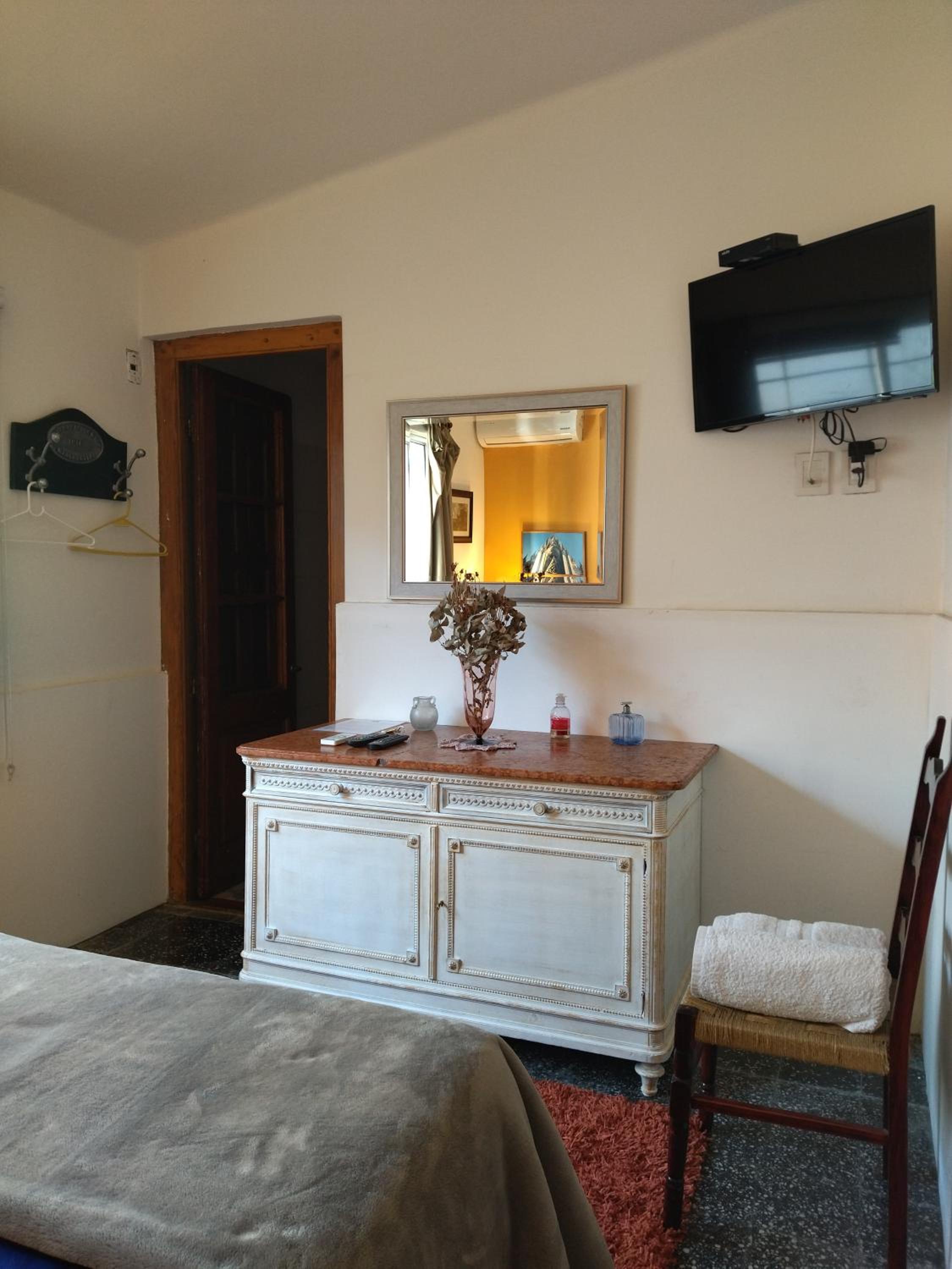 Double or Twin Room photo 2