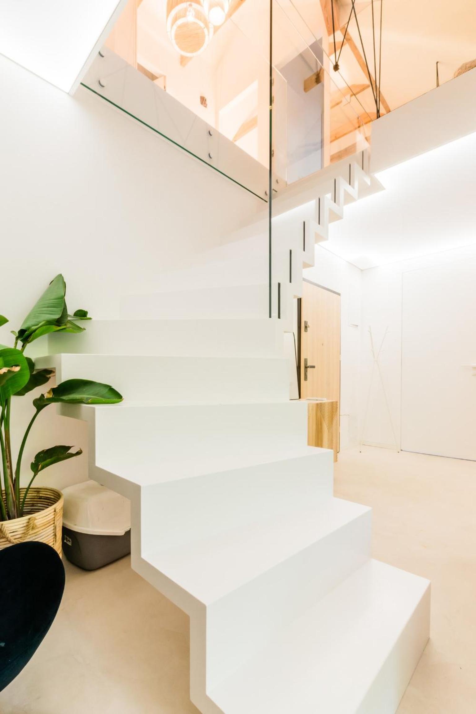 Three-Bedroom Apartment - Photo 10