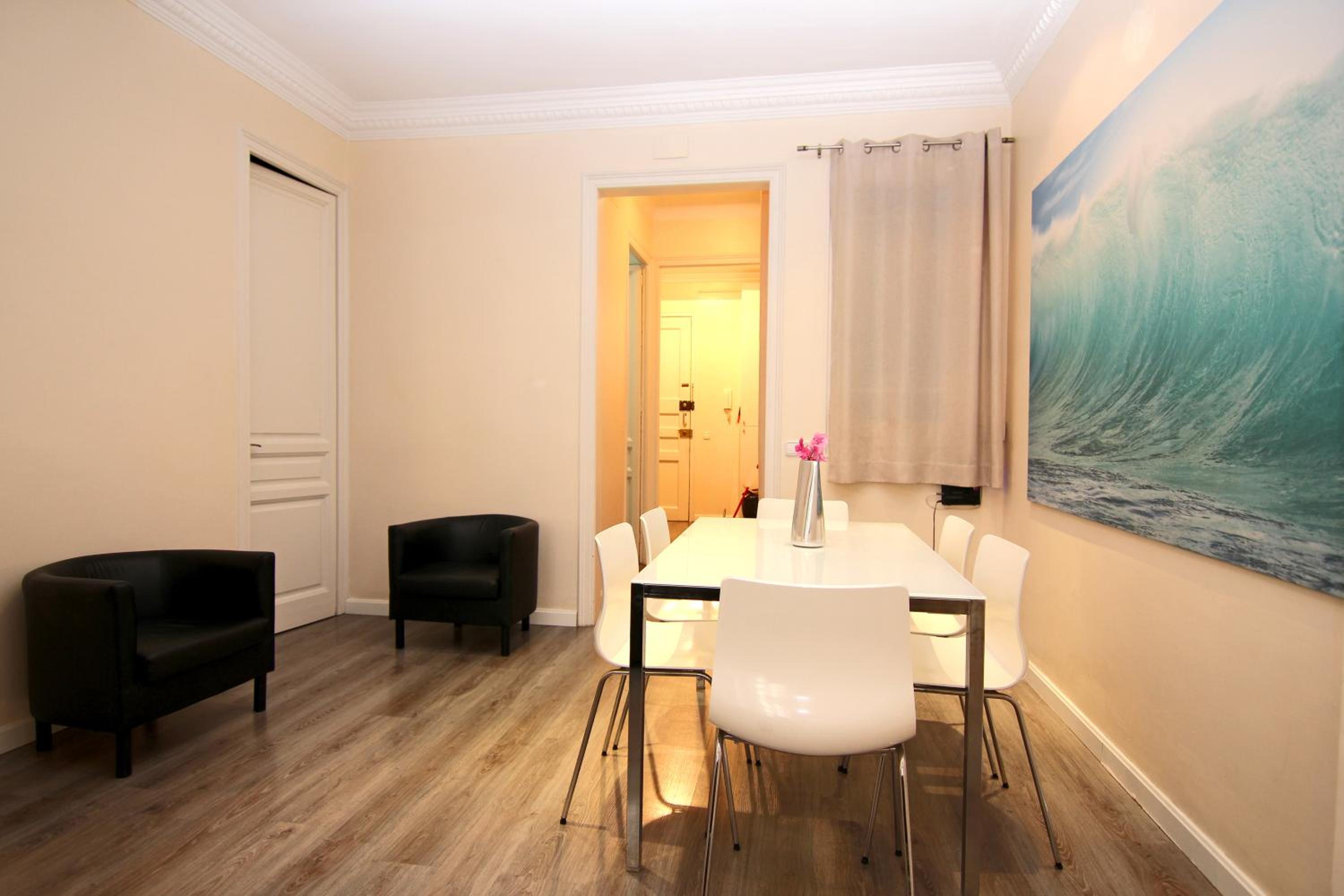 Three-Bedroom Apartment - Calle Corsega 211 photo 3