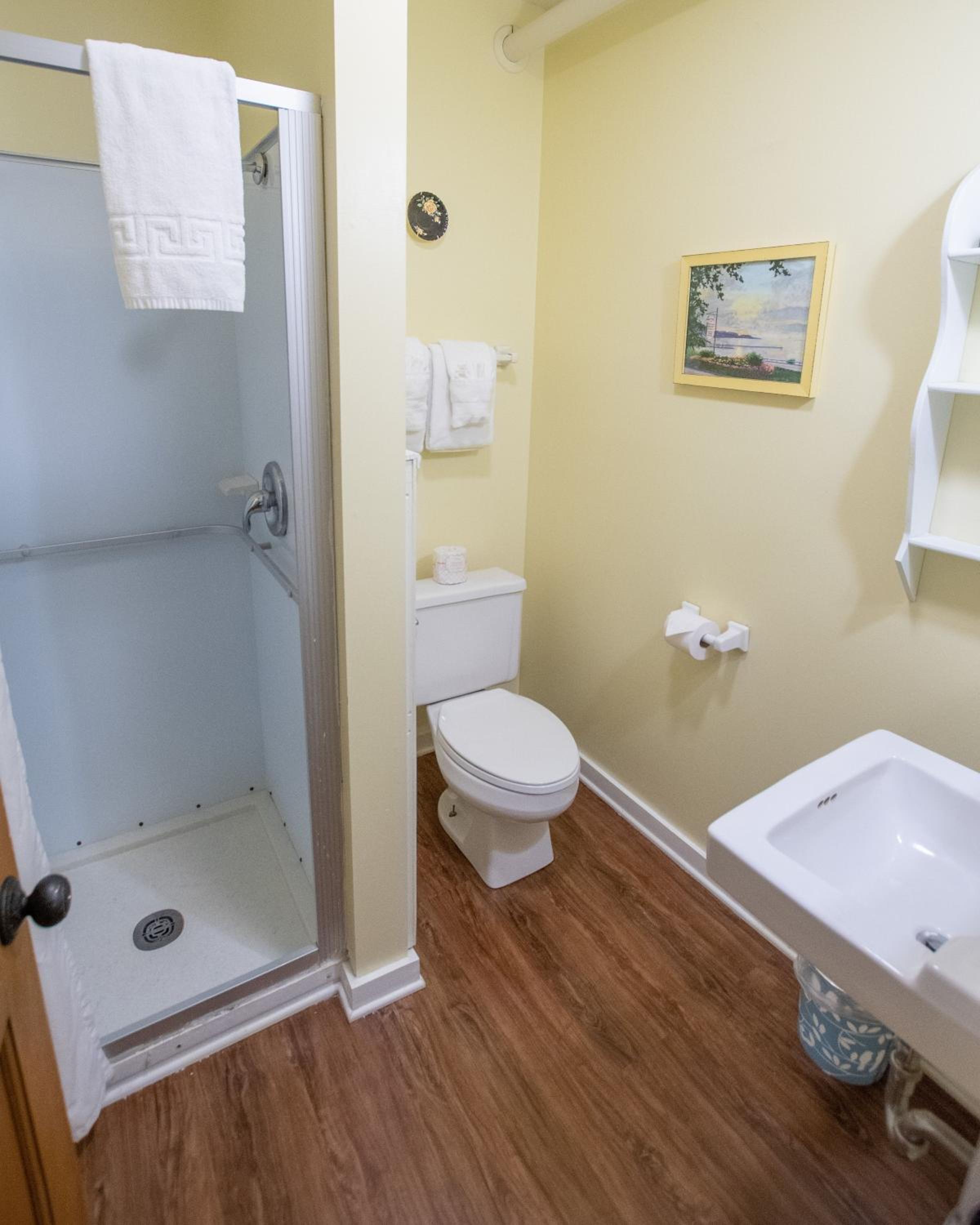 Twin Room with Shower - Photo 3