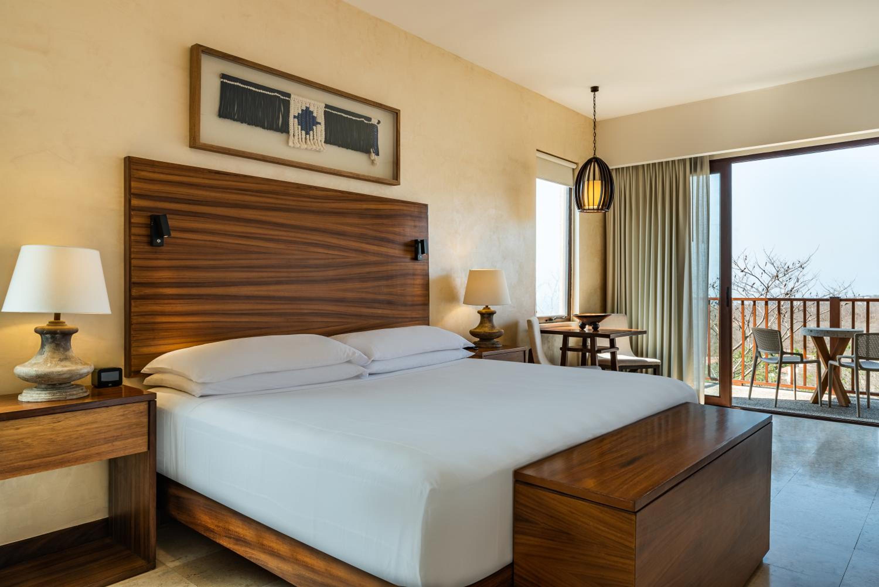 Deluxe, All-Inclusive, Guest room, 1 King, Sofa bed, Balcony - Photo 1