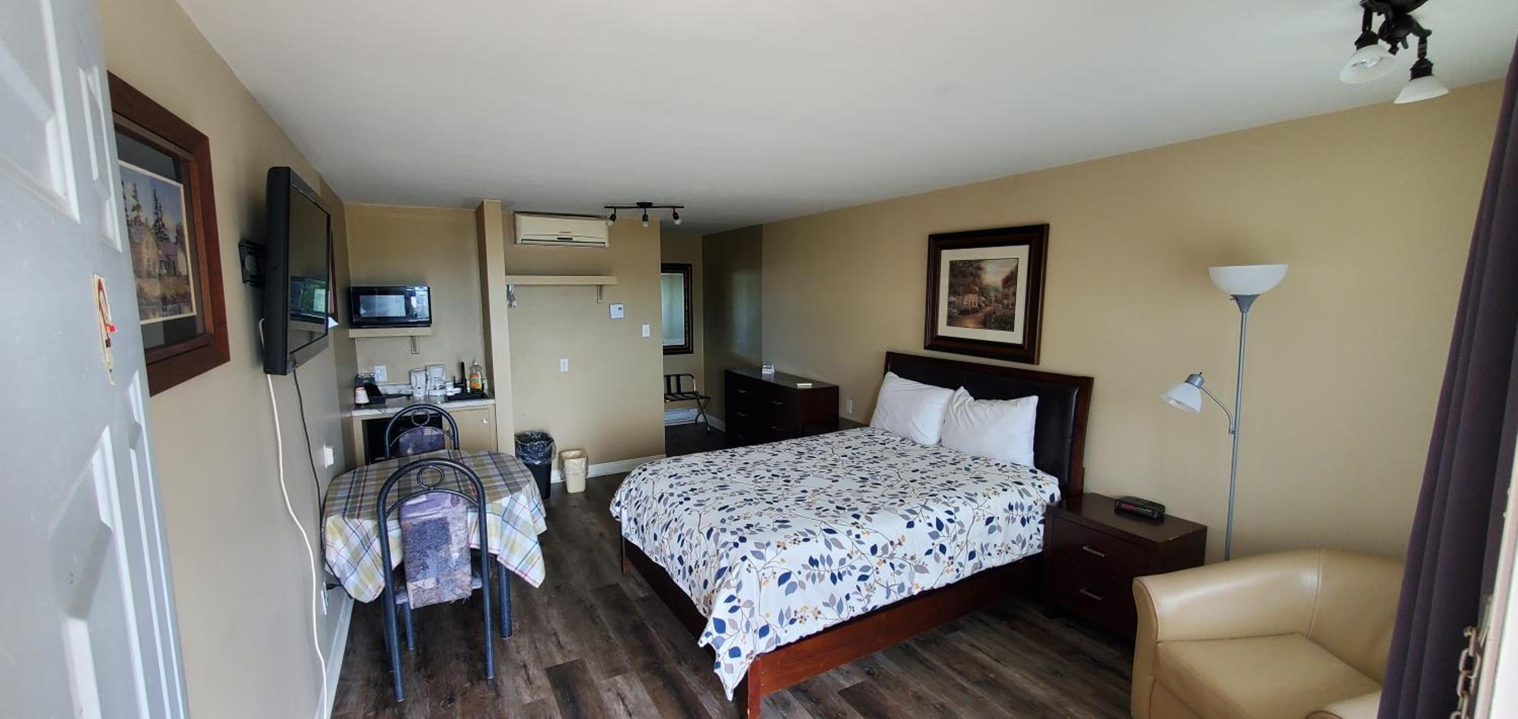 Queen Room