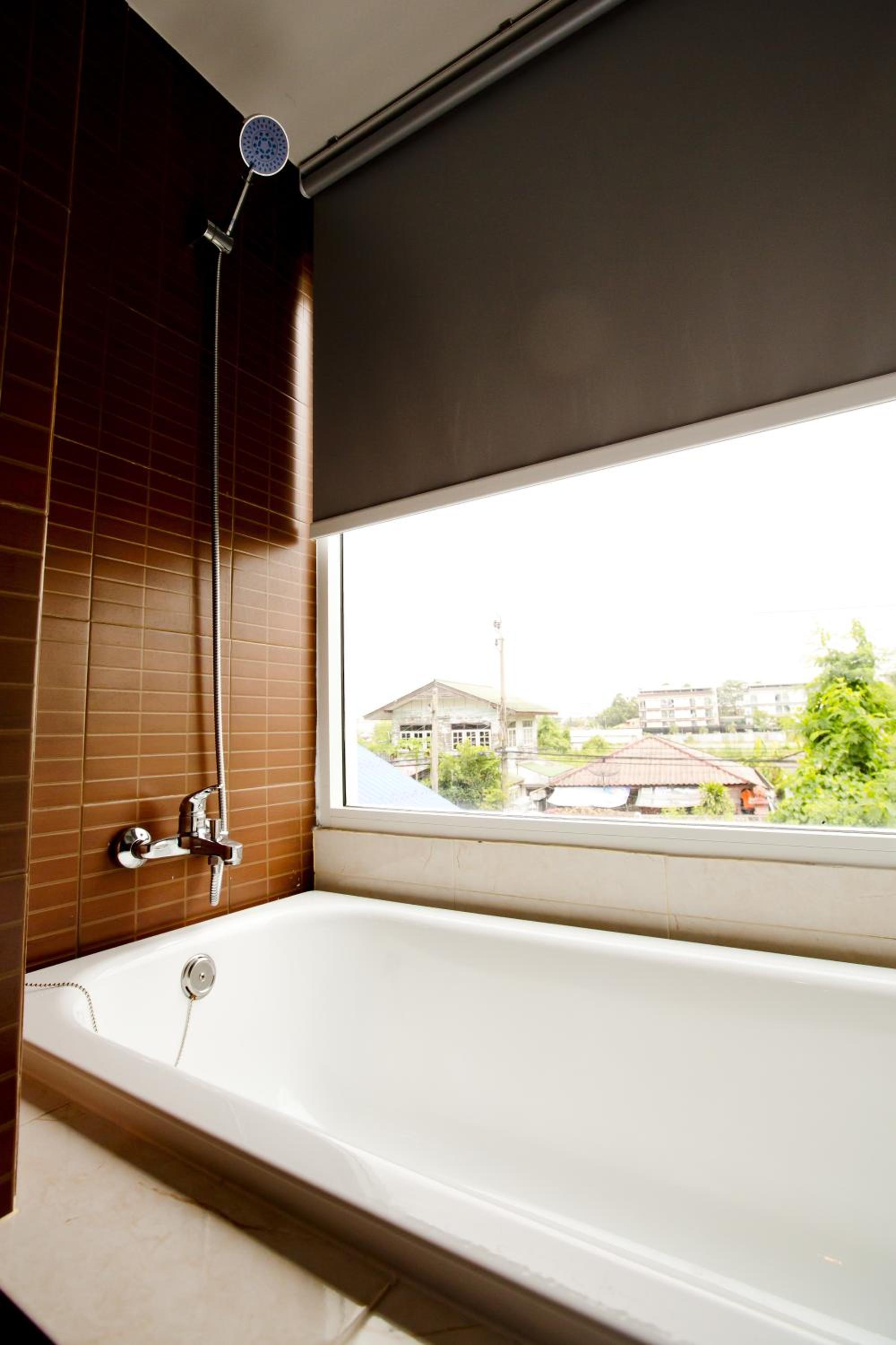 Suite - Photo 9