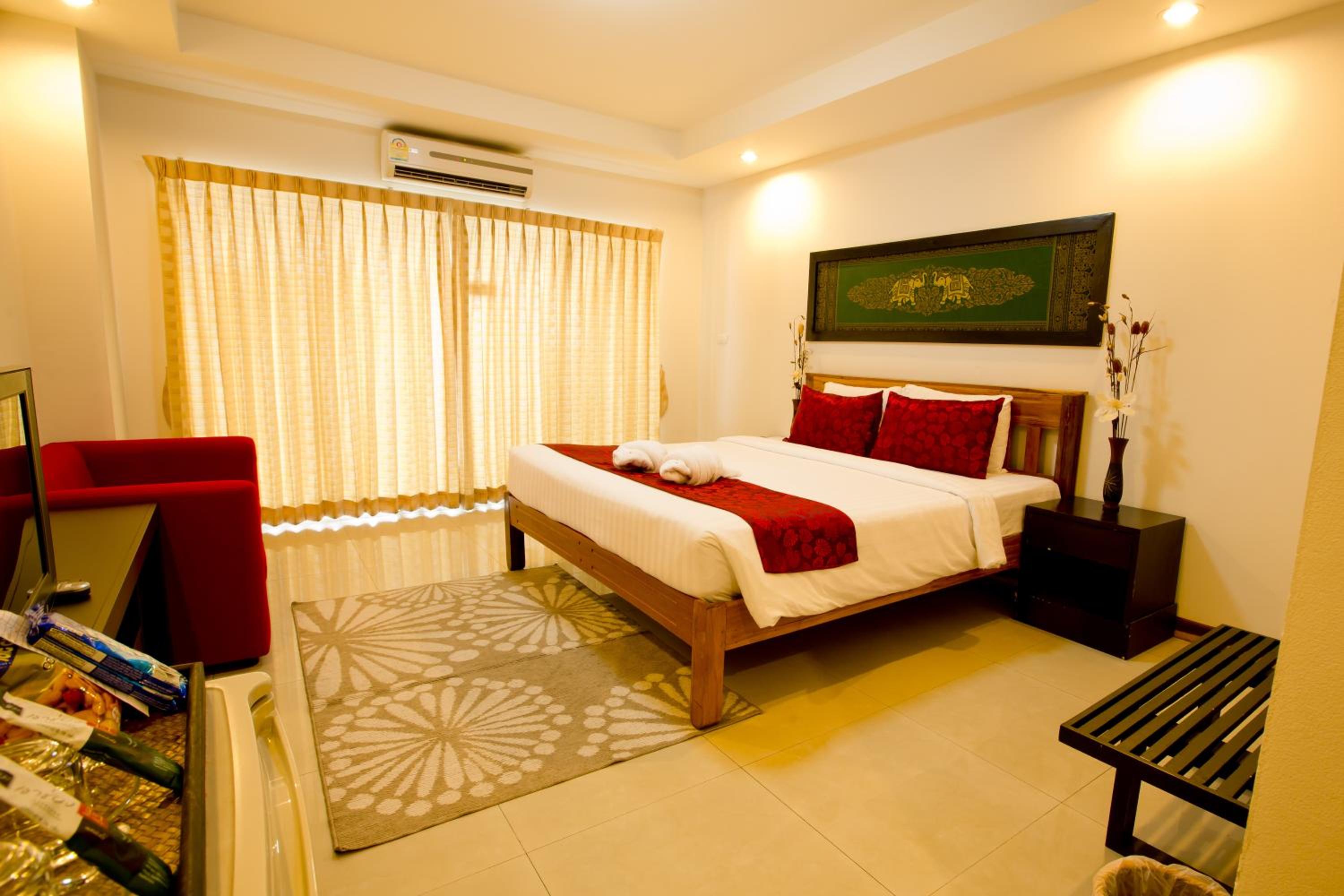 Deluxe Double or Twin Room - Photo 6