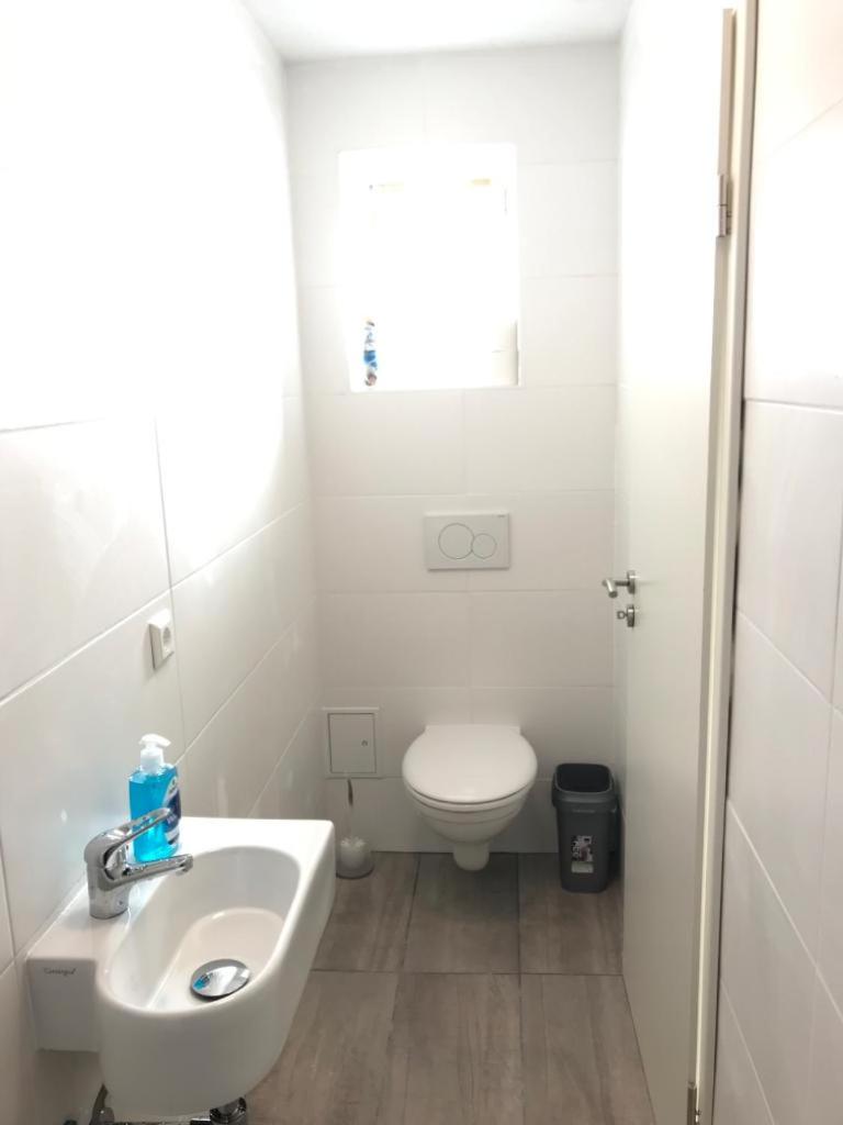 One-Bedroom Apartment - Photo 11