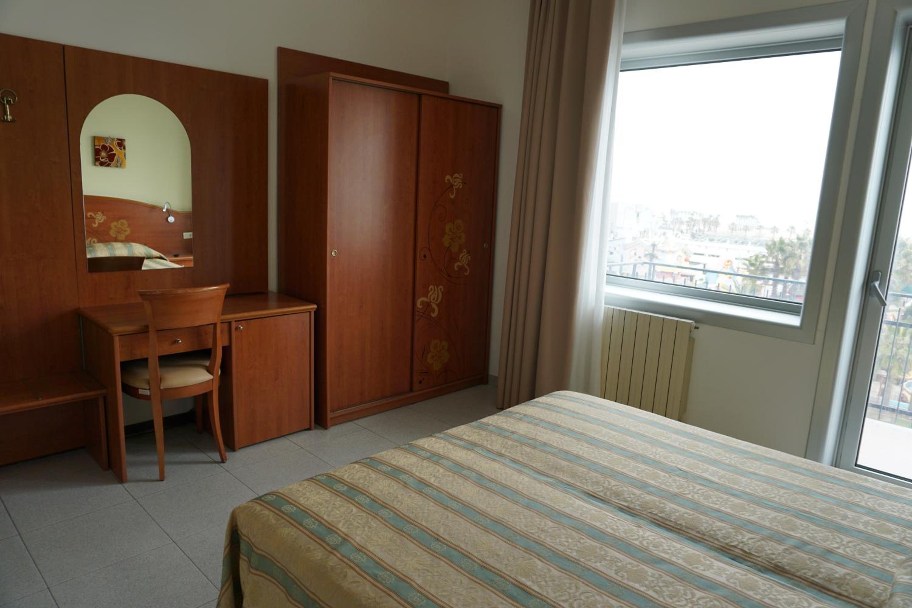 Triple Room with Front Sea View photo 2