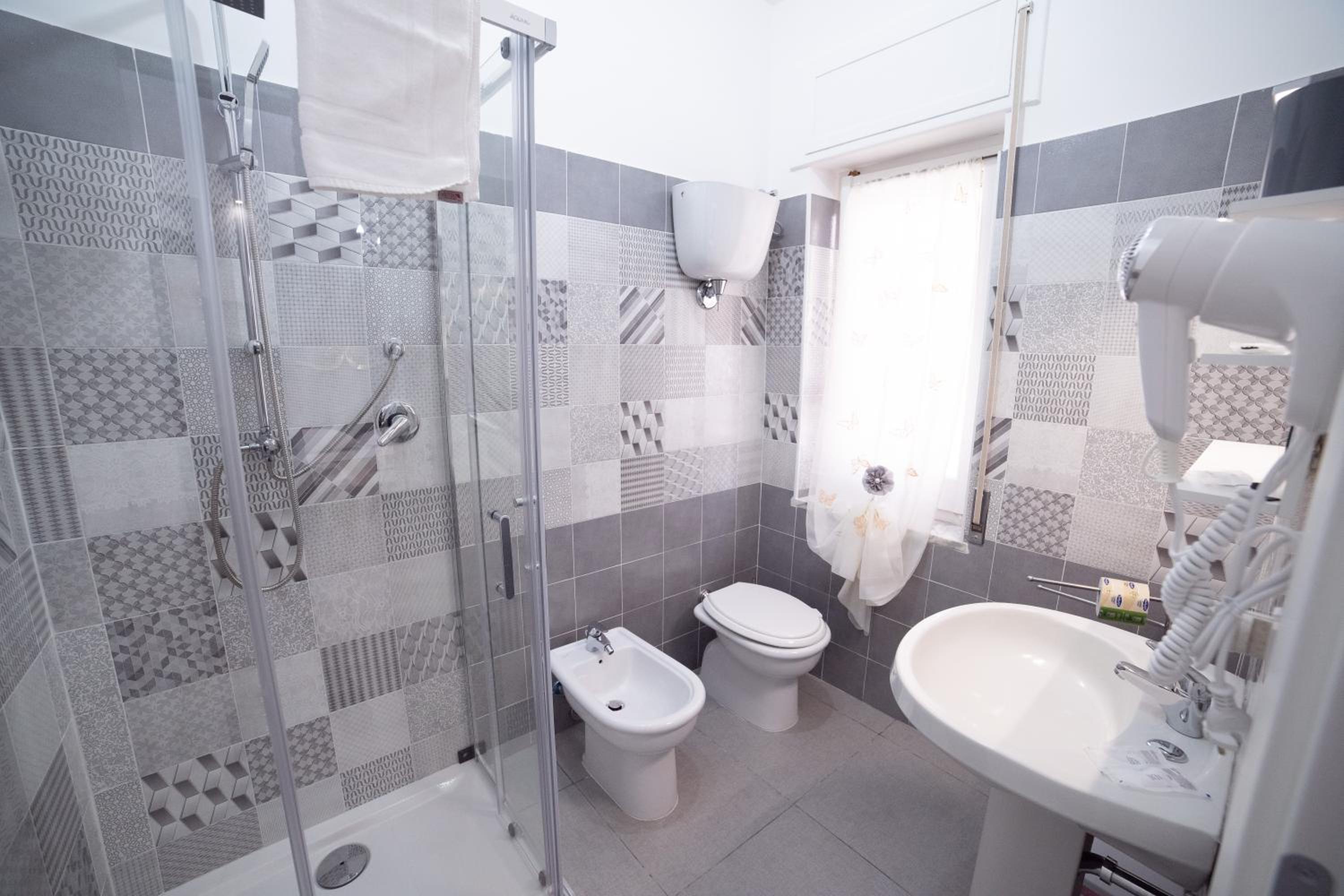 Small Double Room photo 2
