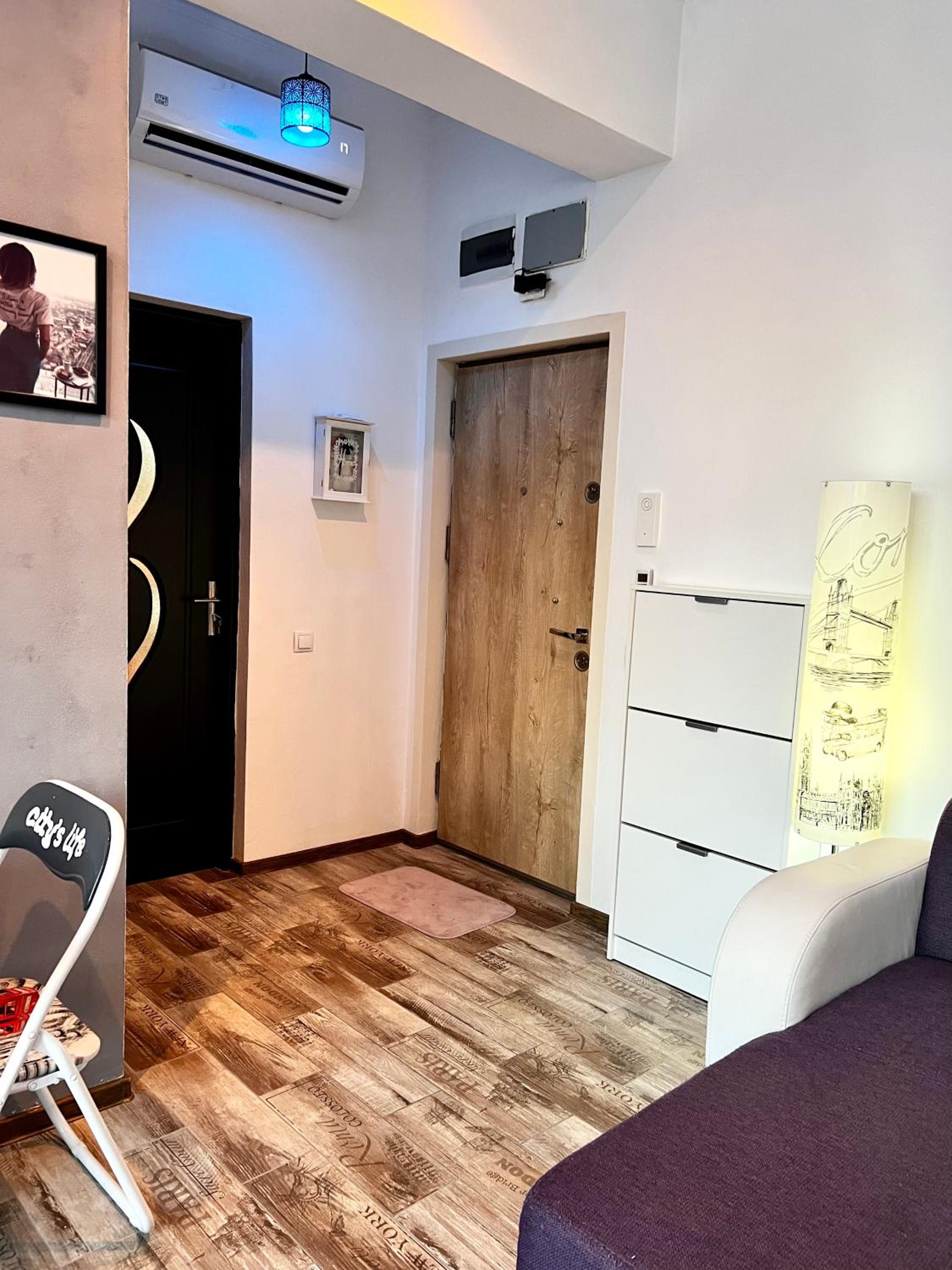 One-Bedroom Apartment - Photo 33