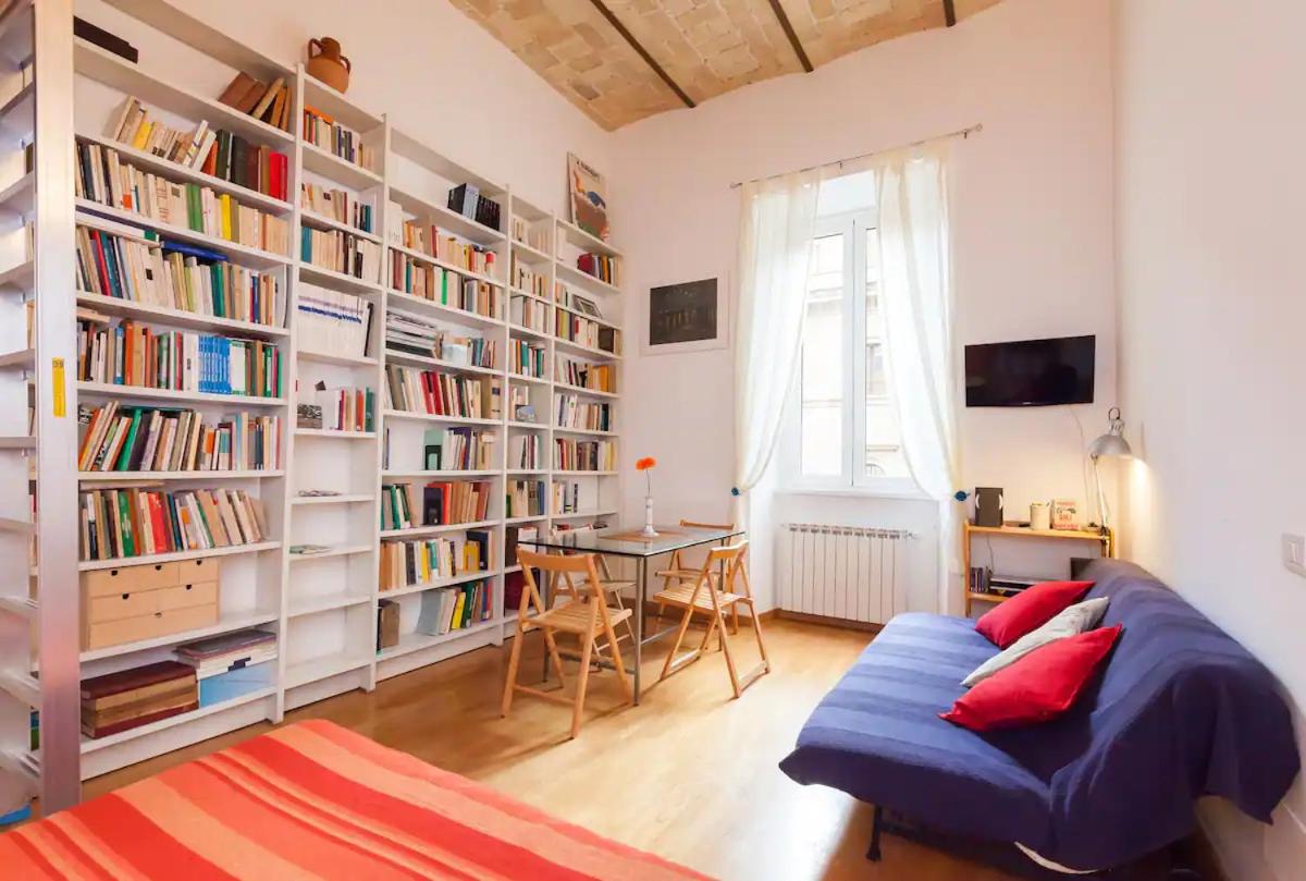One-Bedroom Apartment photo 3