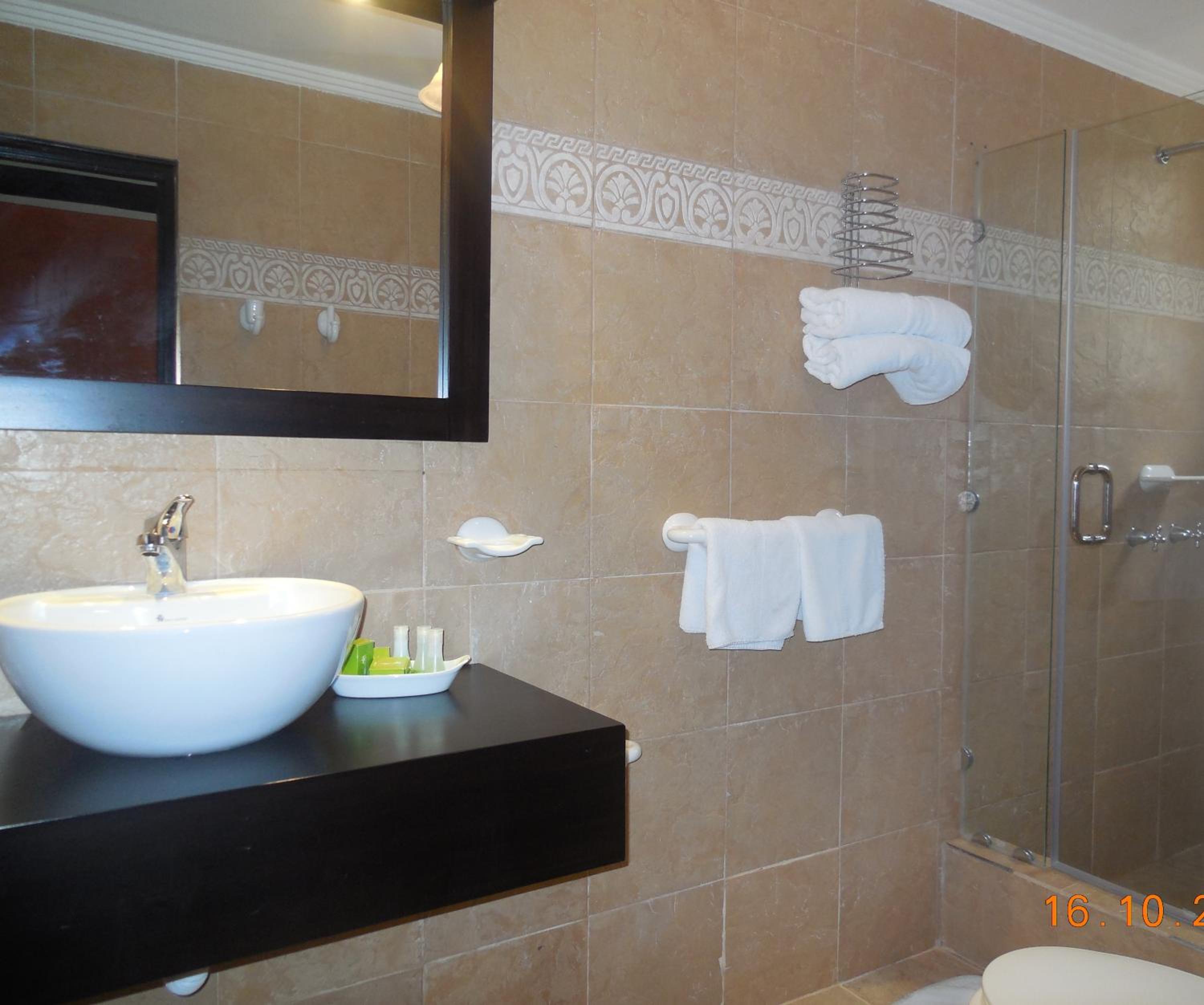 Single Room with Bathroom photo 3