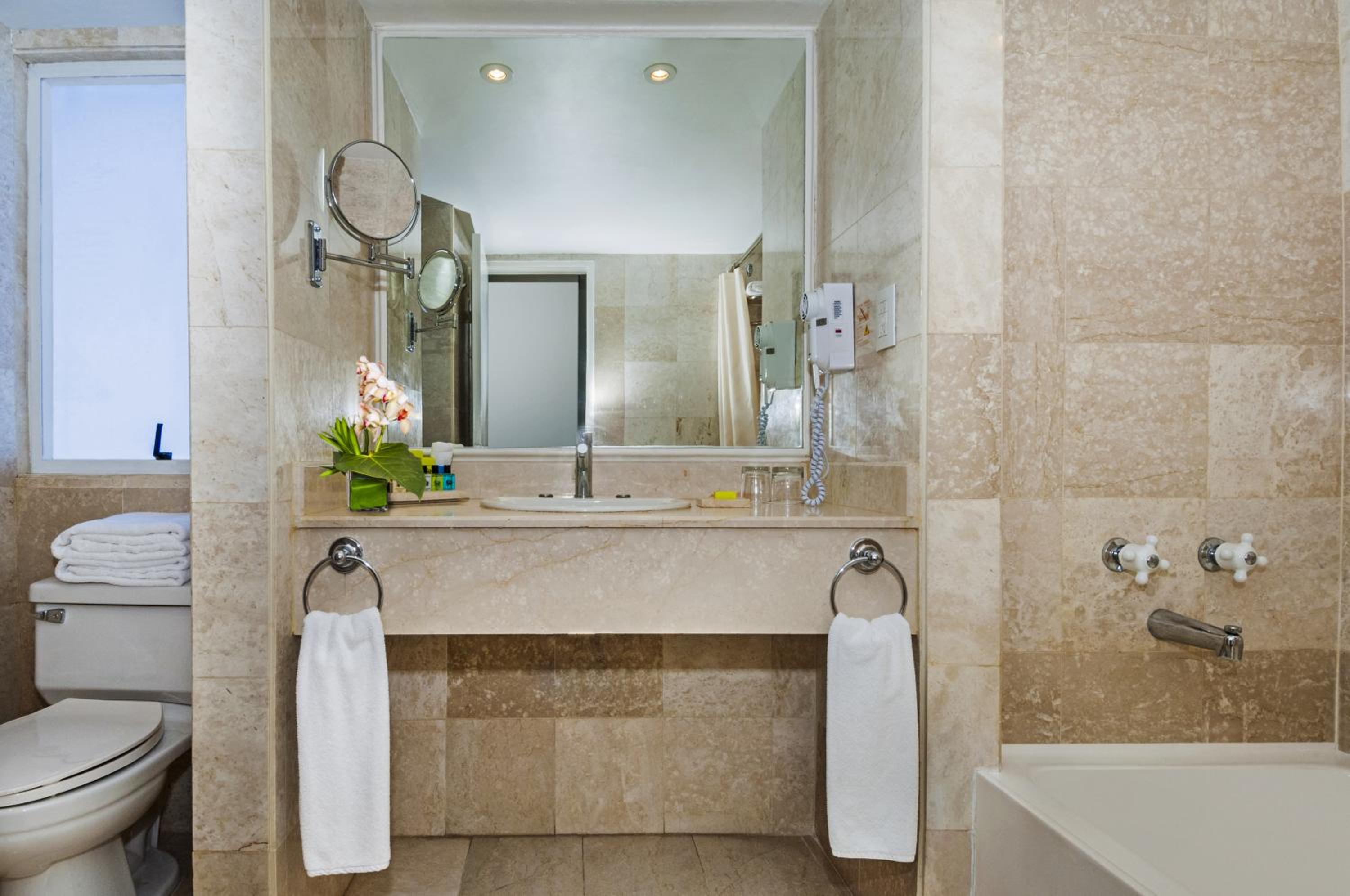 Junior Suite with Sea View - Photo 3