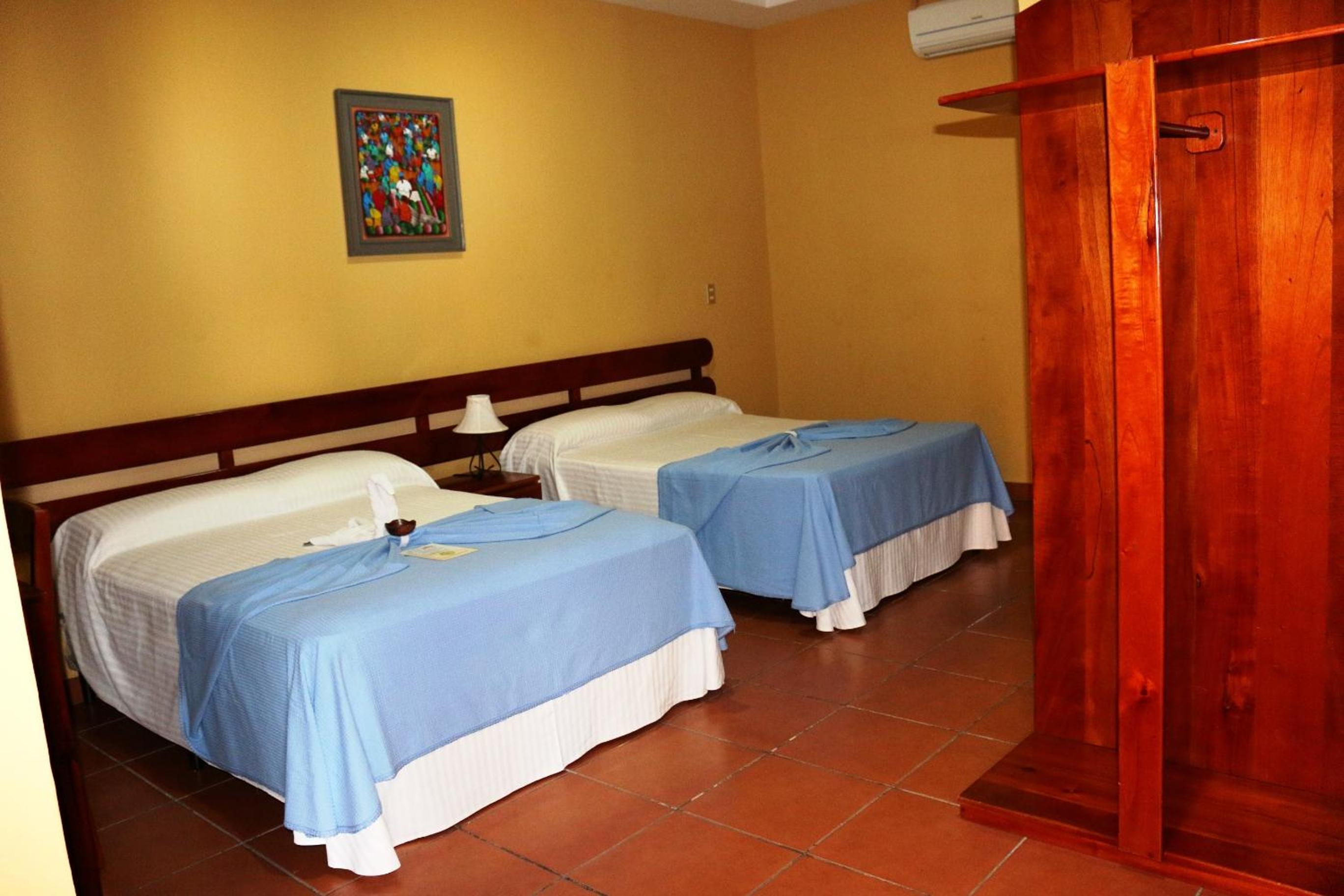 Double Room with Two Double Beds photo 2