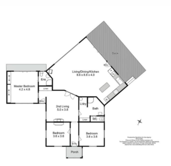 Three-Bedroom House photo 3