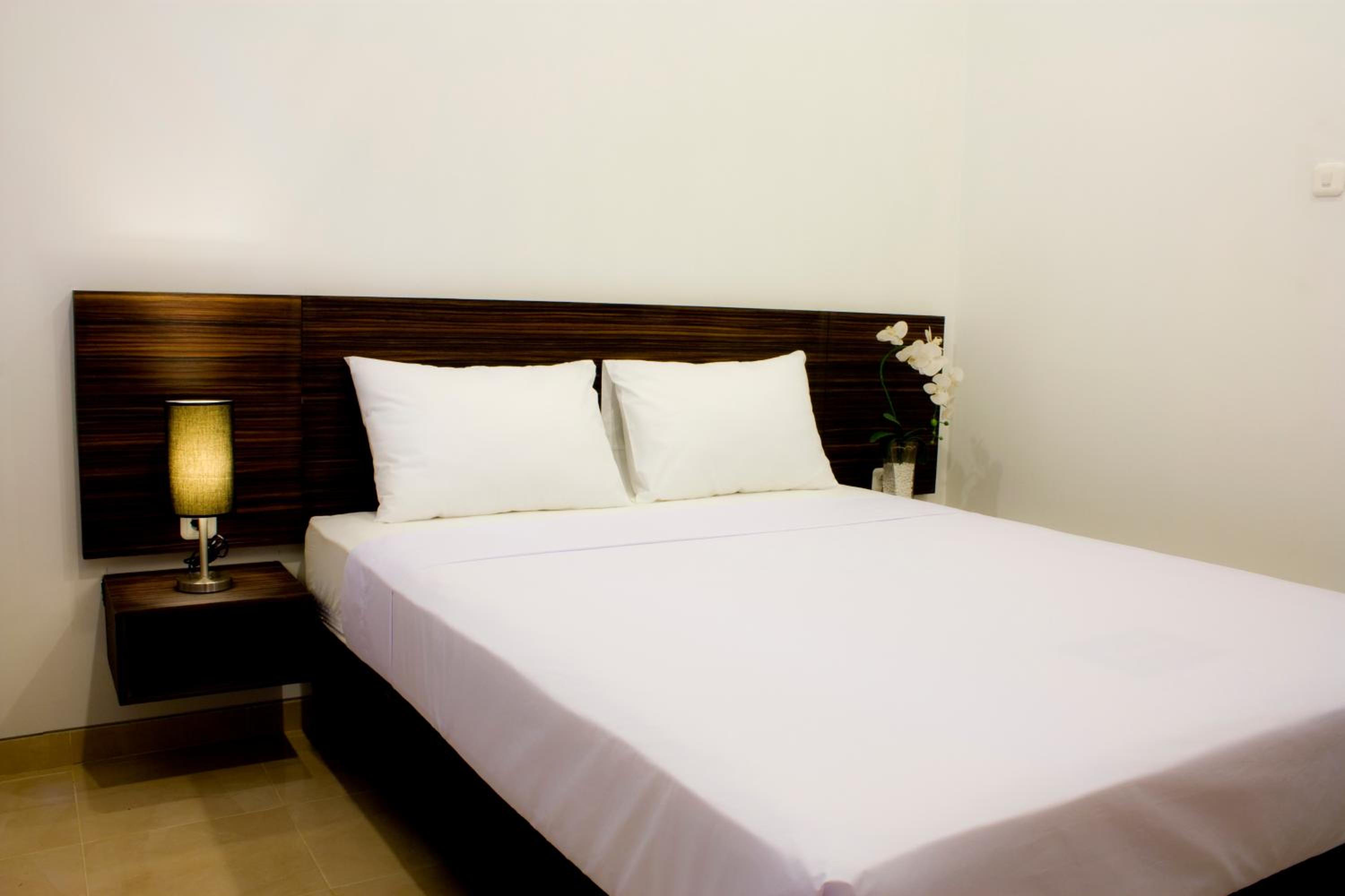 Deluxe Double or Twin Room - Photo 9
