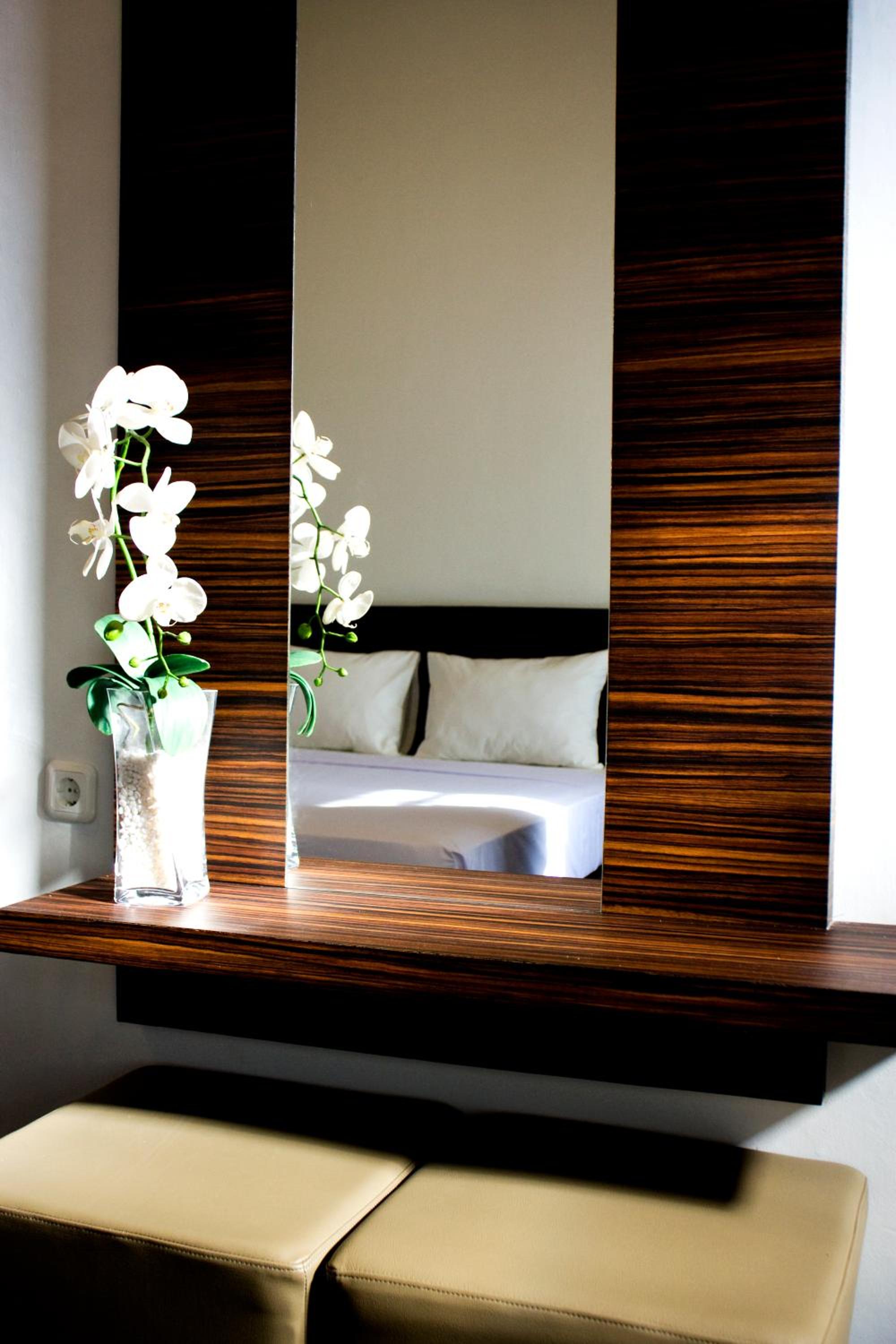 Deluxe Double or Twin Room - Photo 8