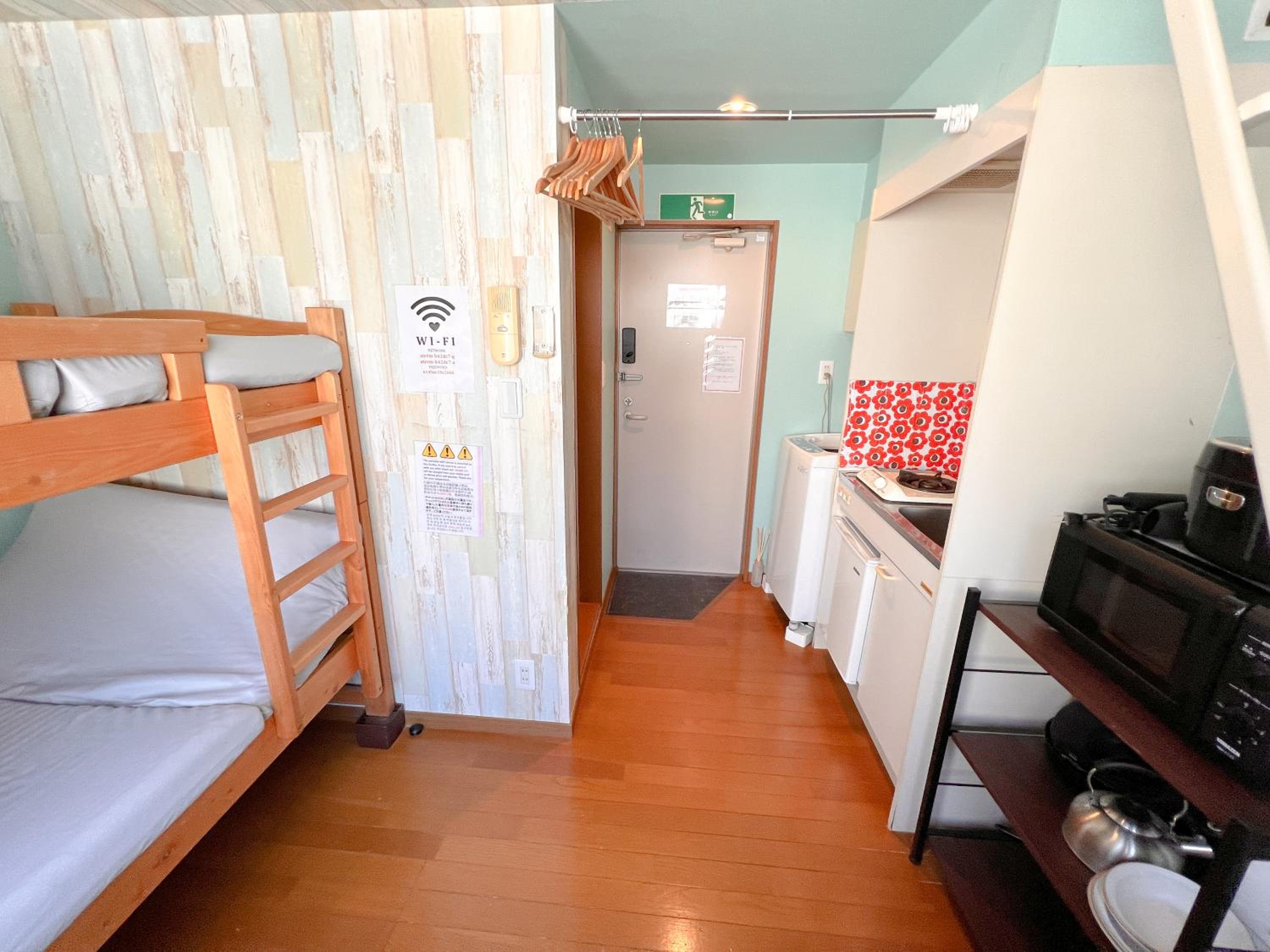 Apartment with Shower photo 2