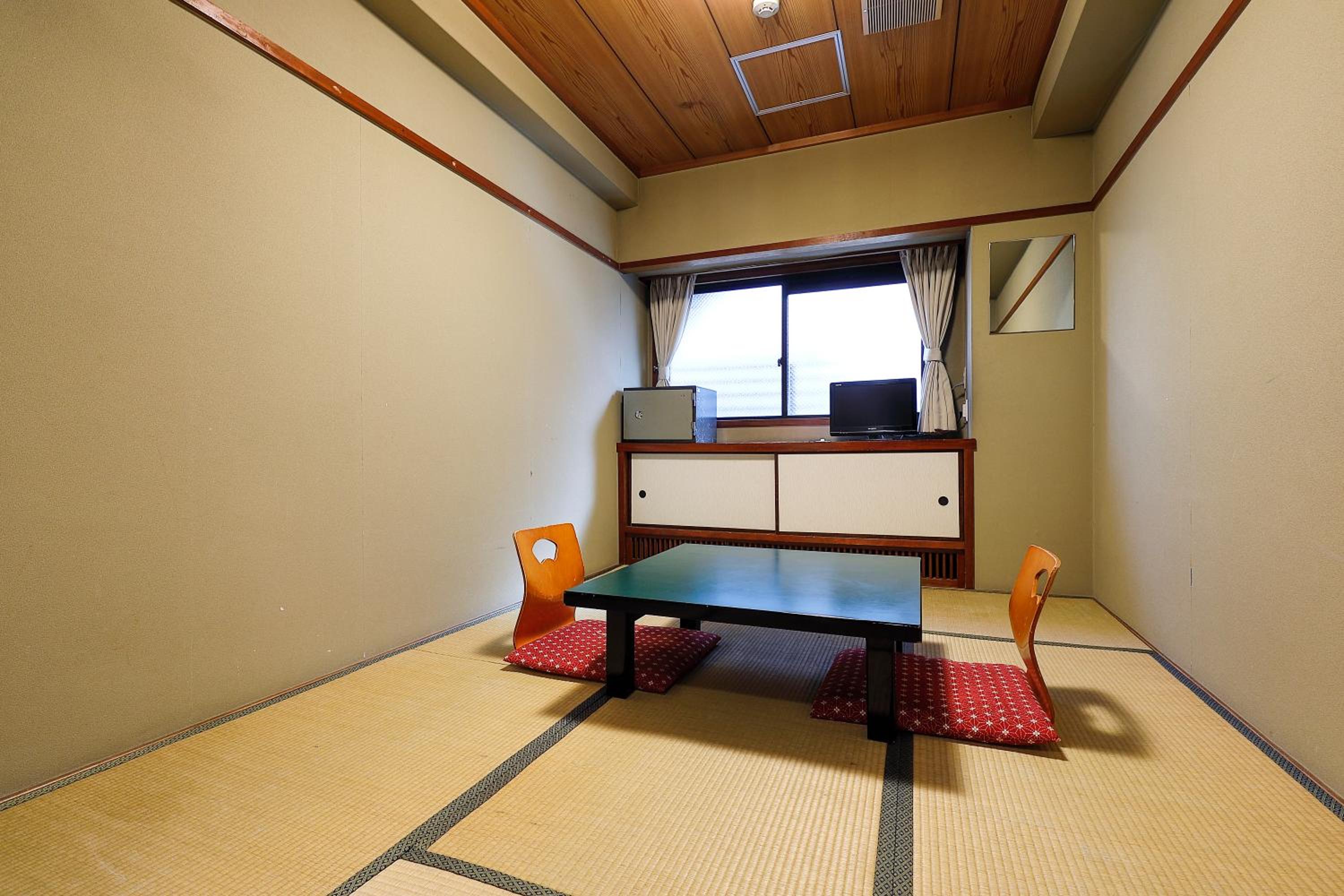 Economy Japanese-Style Room with Shared Bathroom