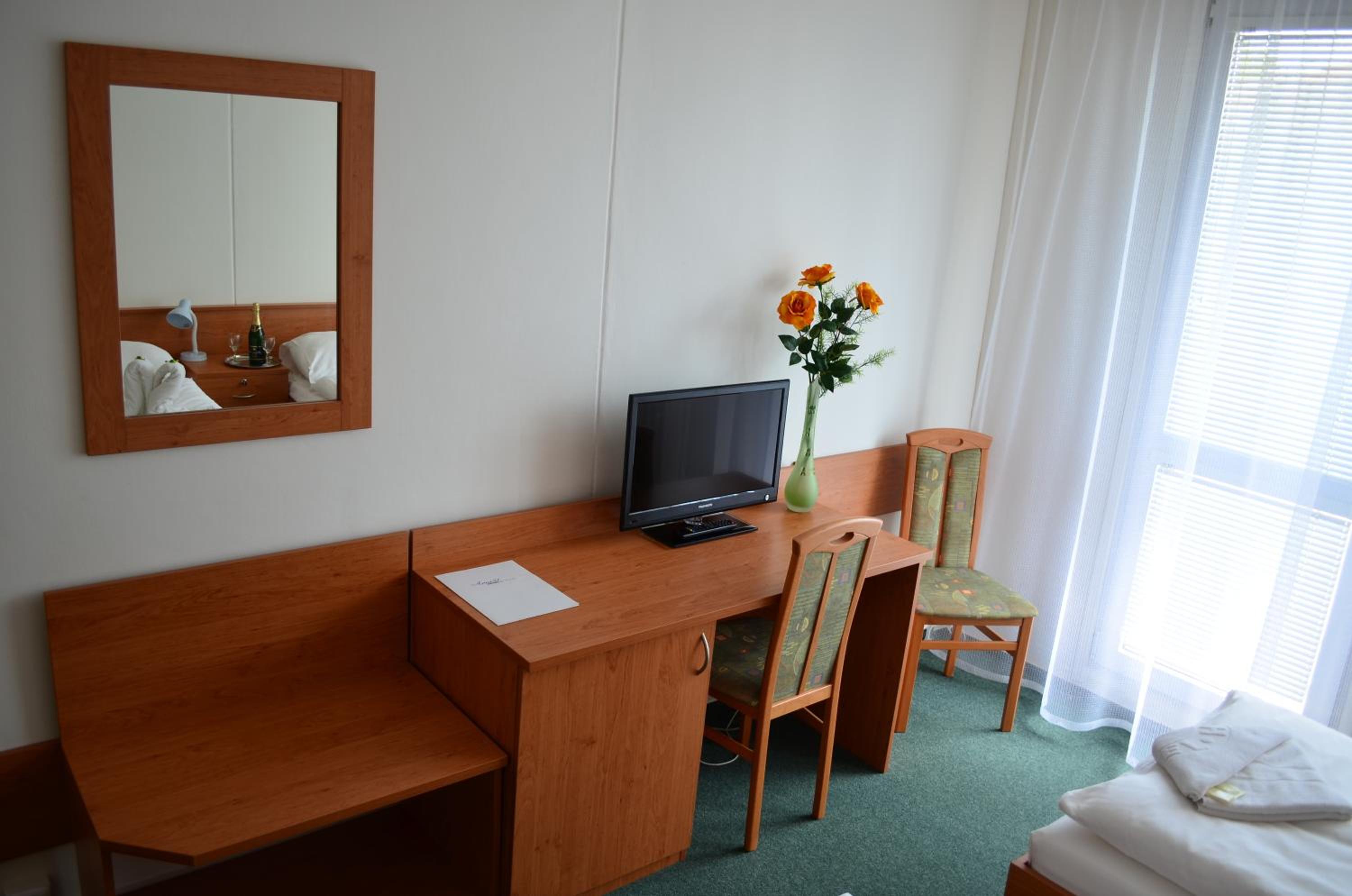 Single Room photo 3
