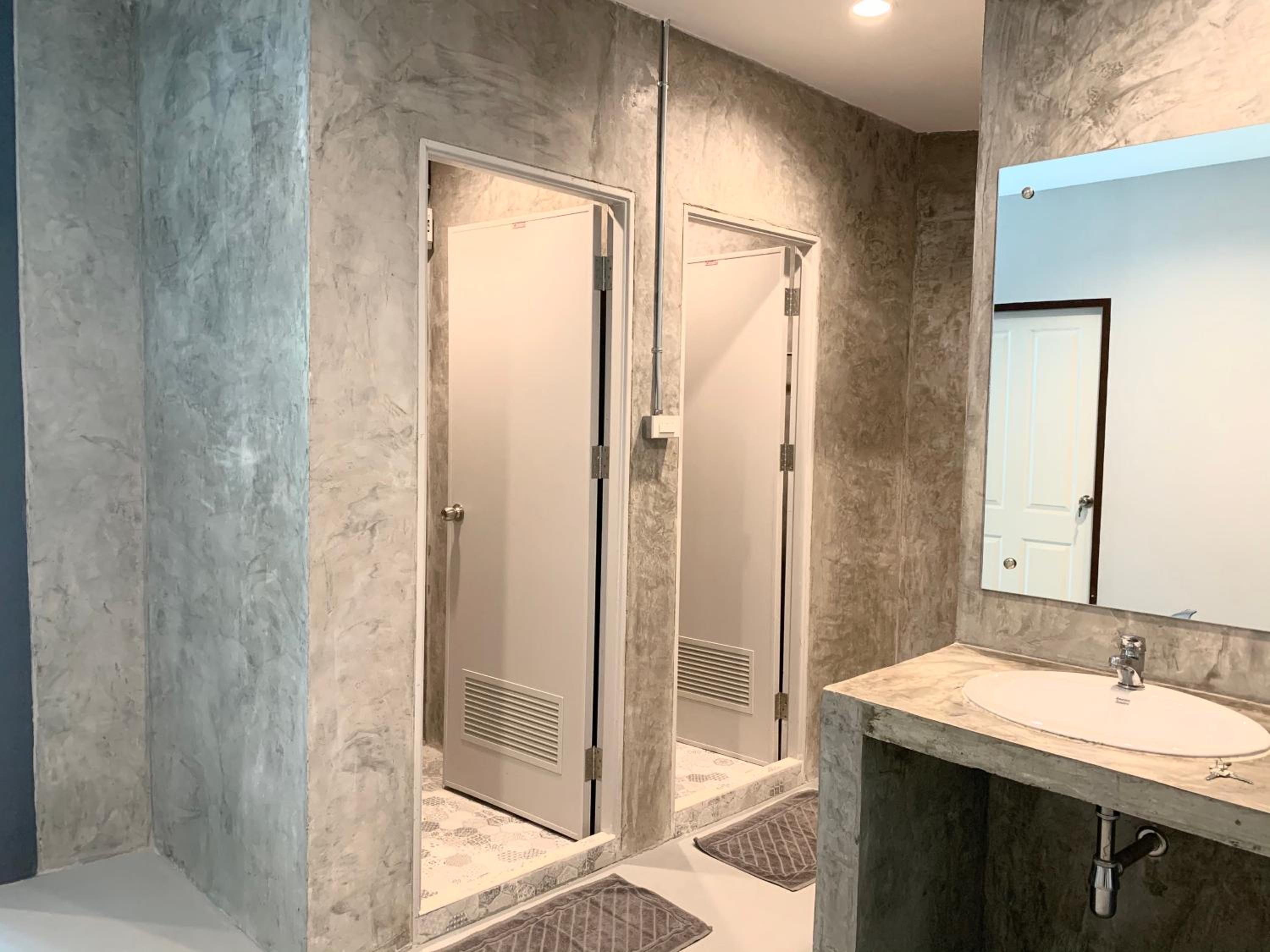 Double Room with Shared Bathroom photo 2