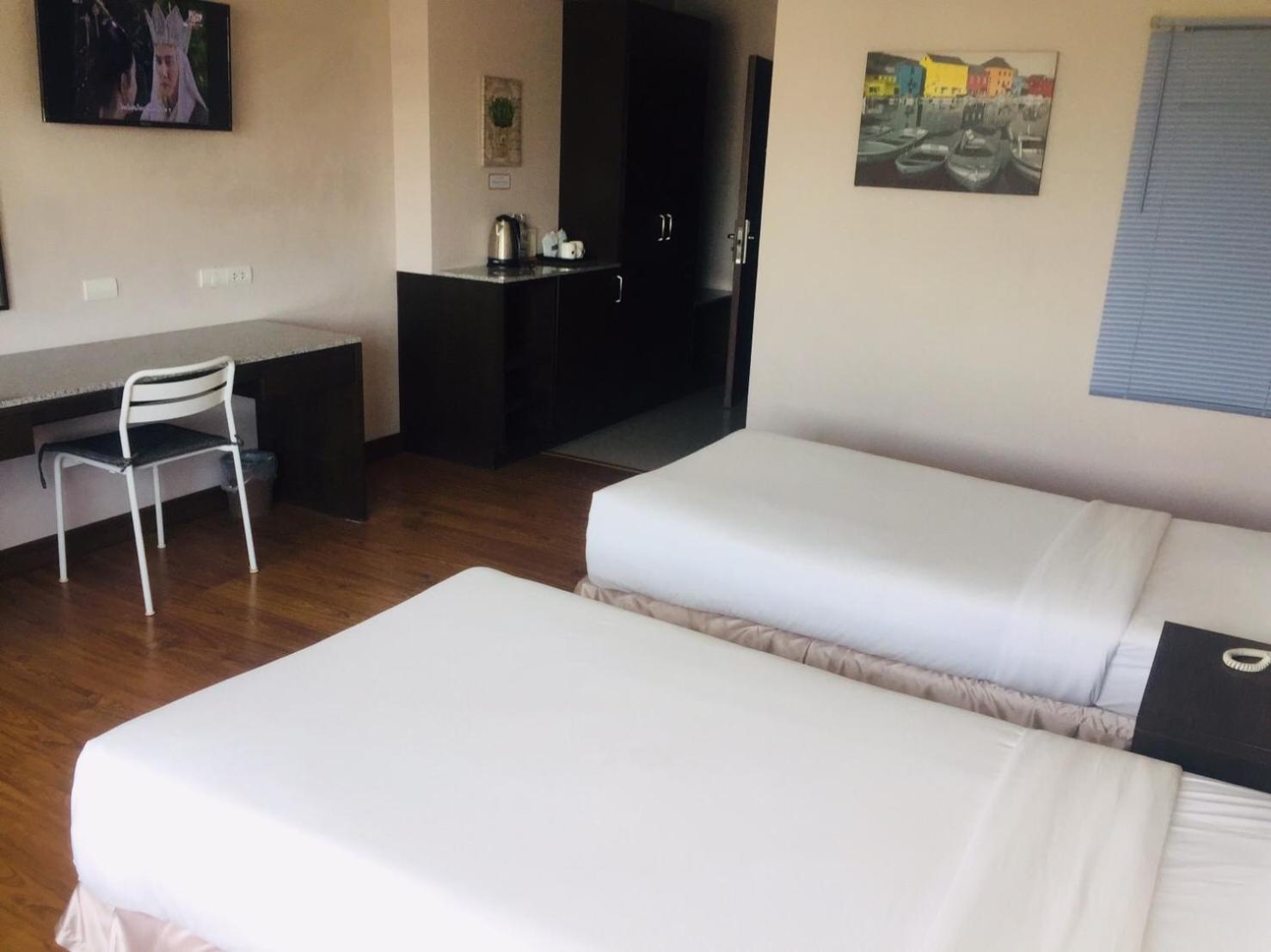 Deluxe Twin Room photo 3