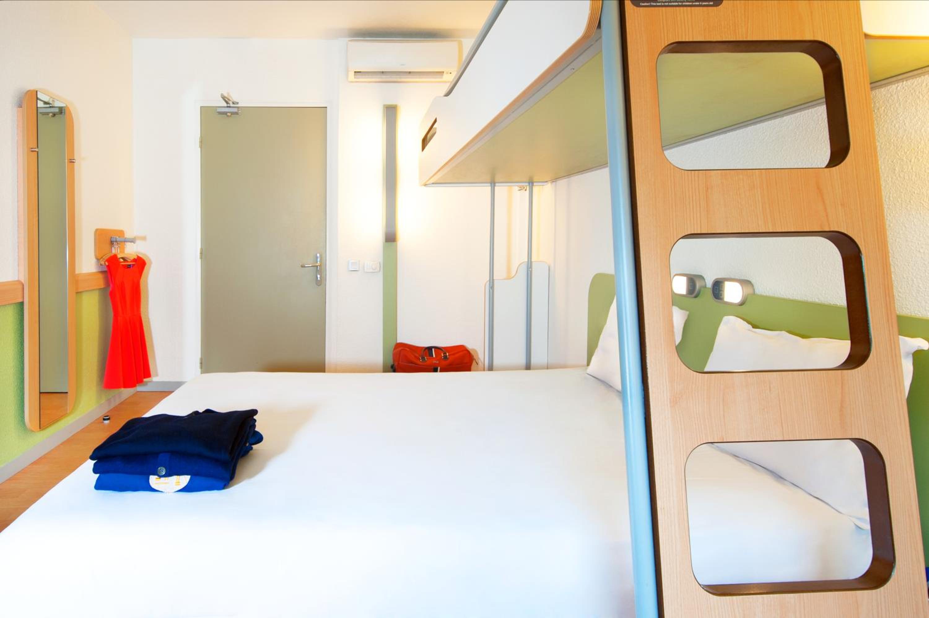 Standard Triple Room photo 2