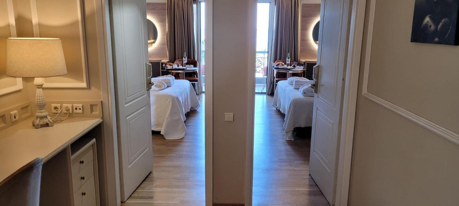 Family Room with Sea View- Adjoining Rooms photo 2
